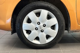 oranssi Nissan Micra 2013 kuva 11.