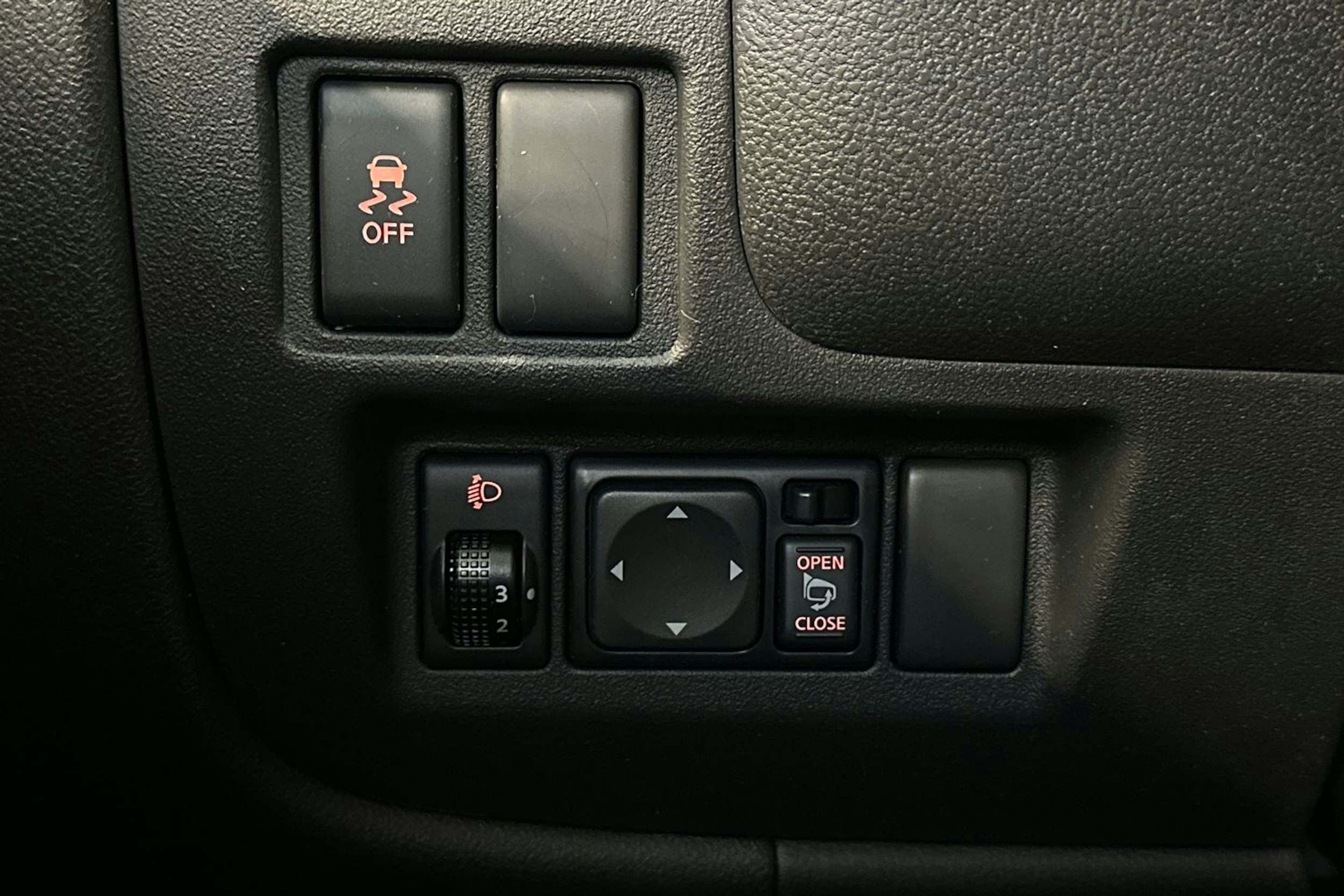 oranssi Nissan Micra 2013 kuva 22.