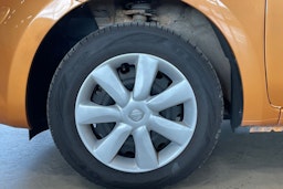 oranssi Nissan Micra 2013 kuva 11.