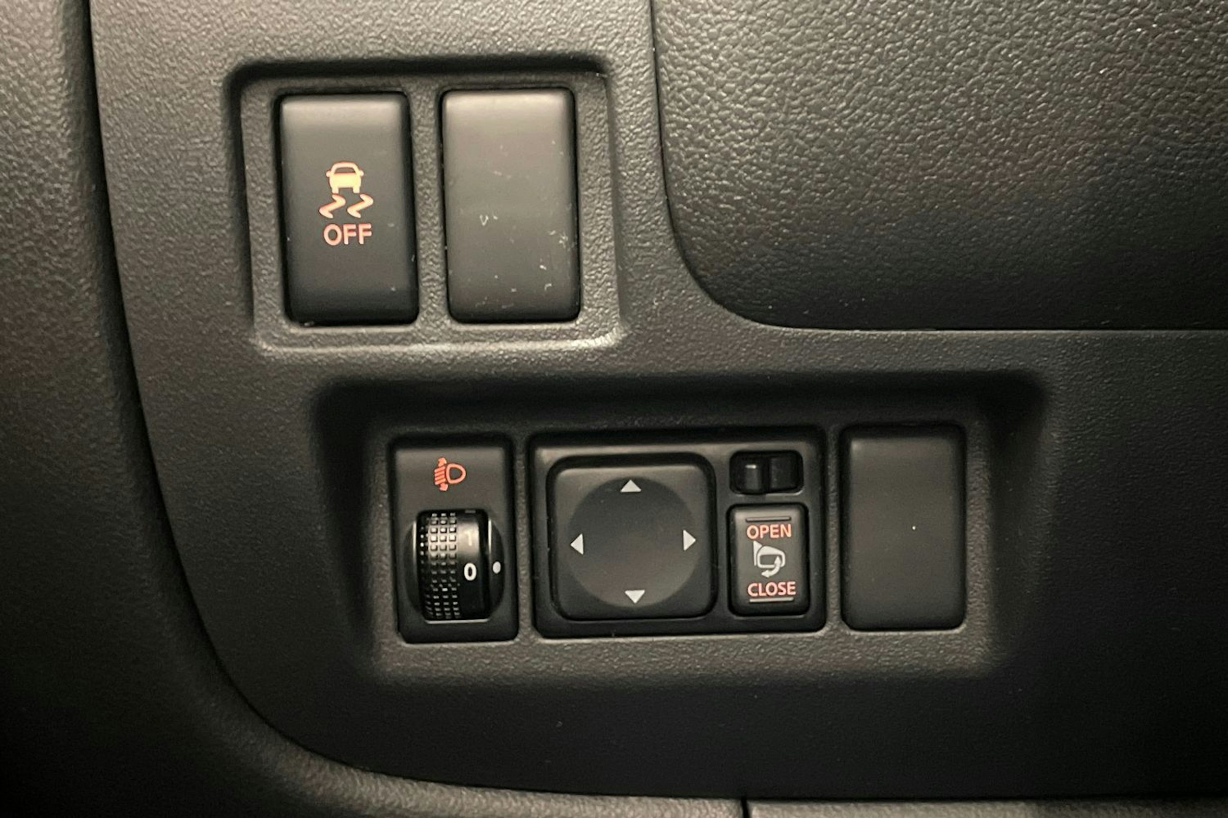 oranssi Nissan Micra 2013 kuva 20.
