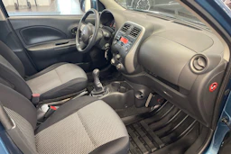 sininen Nissan Micra 2015 kuva 14.