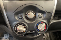 sininen Nissan Micra 2015 kuva 15.