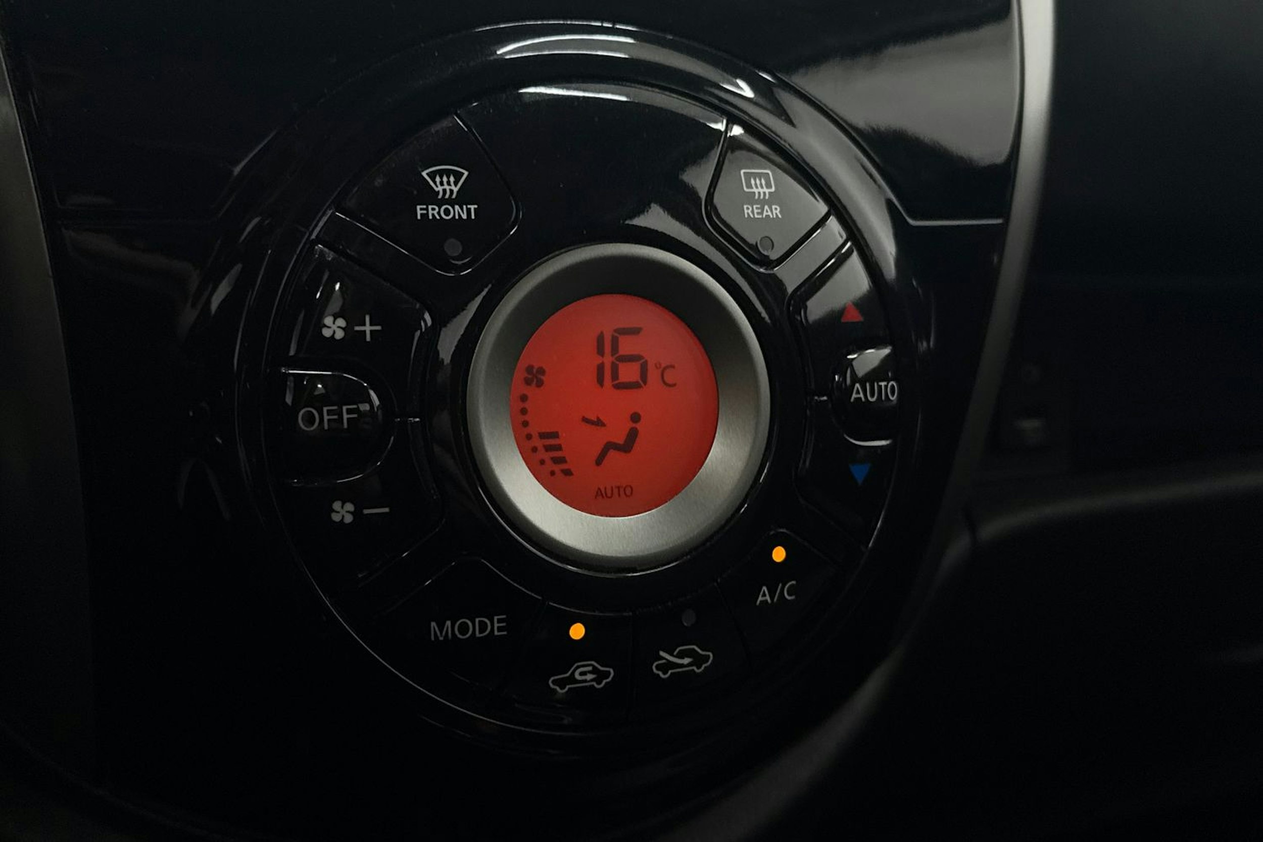 harmaa Nissan Micra 2015 kuva 25.