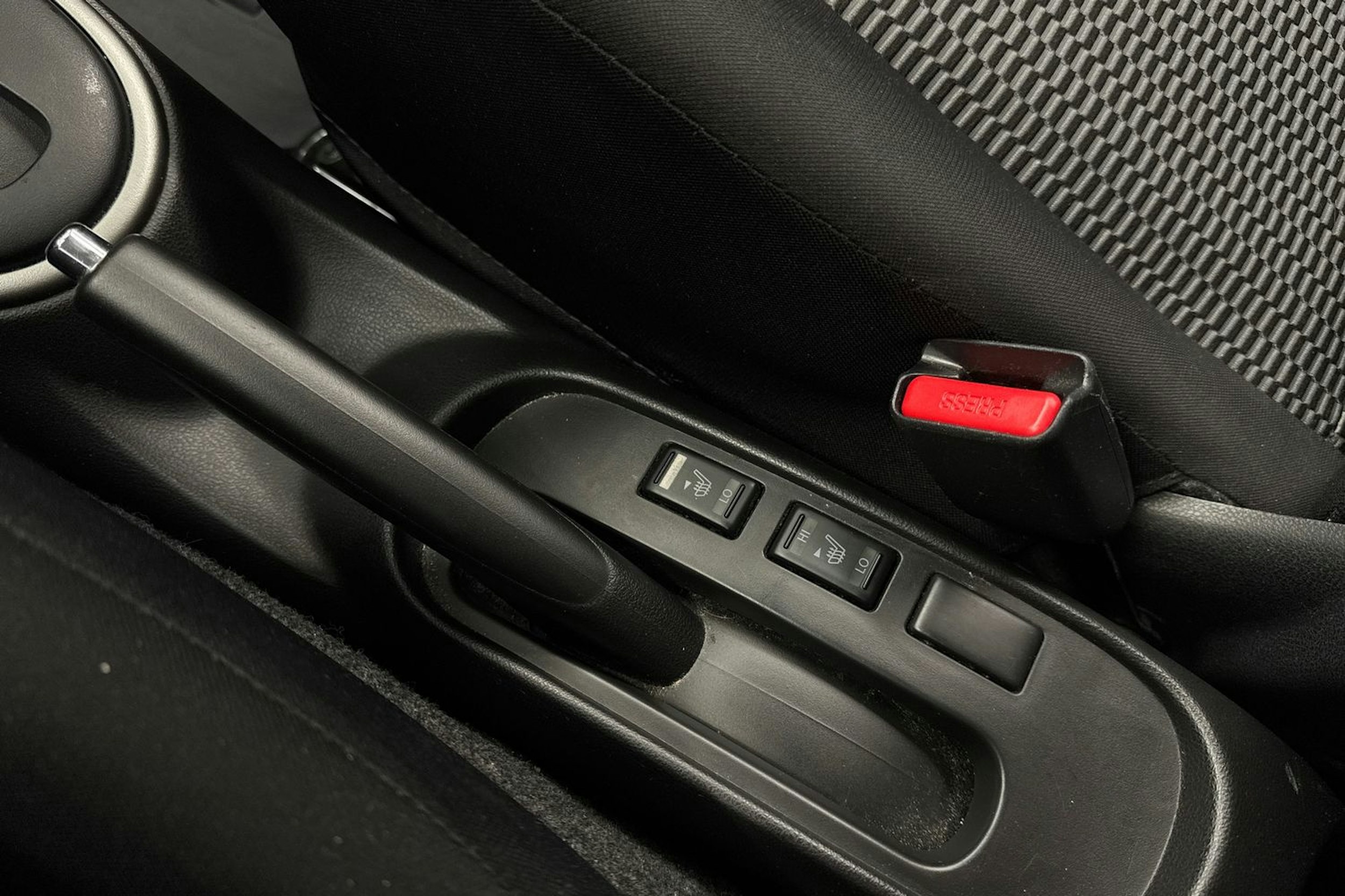 harmaa Nissan Micra 2015 kuva 28.