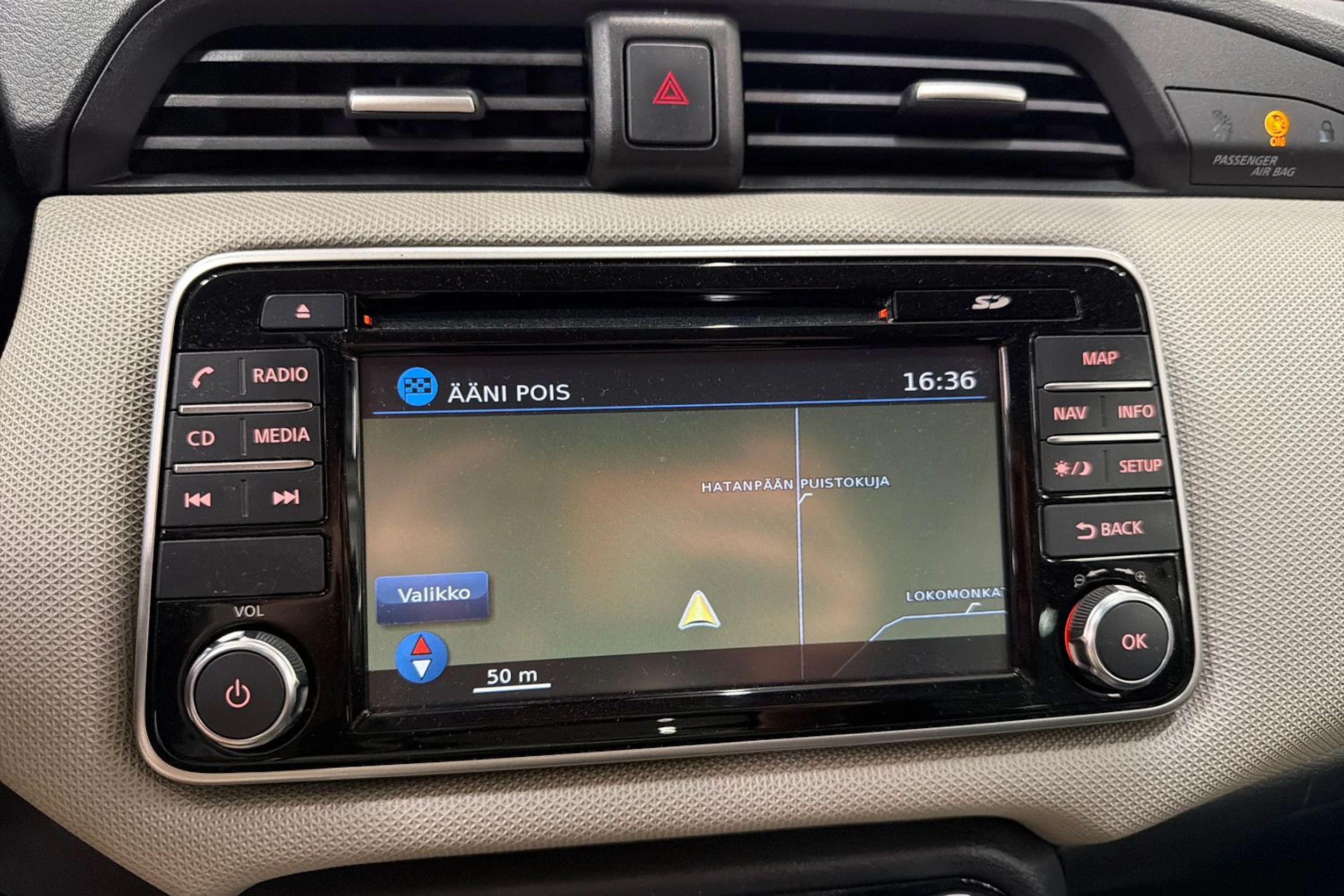 harmaa Nissan Micra 2017 kuva 4.