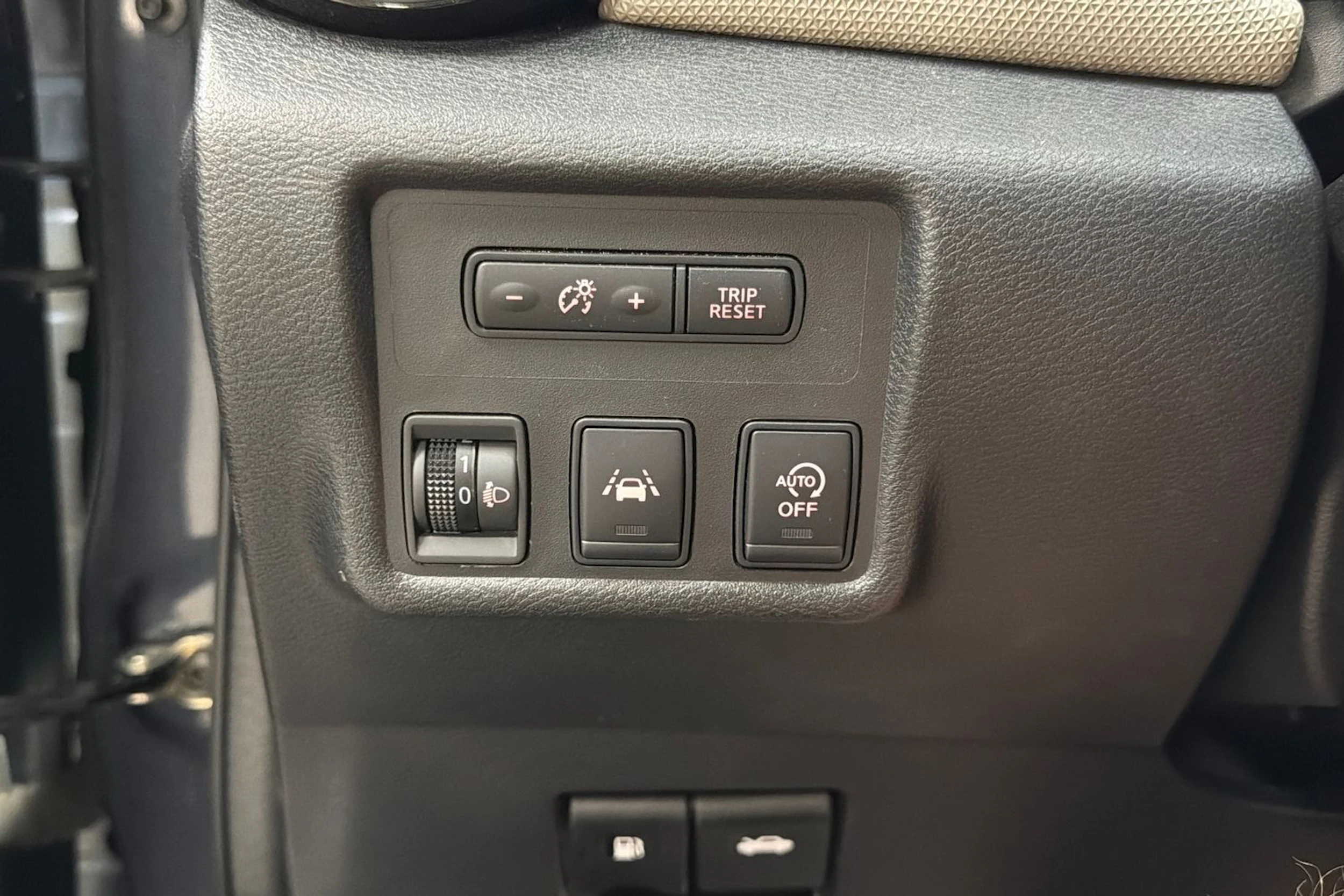 harmaa Nissan Micra 2017 kuva 5.