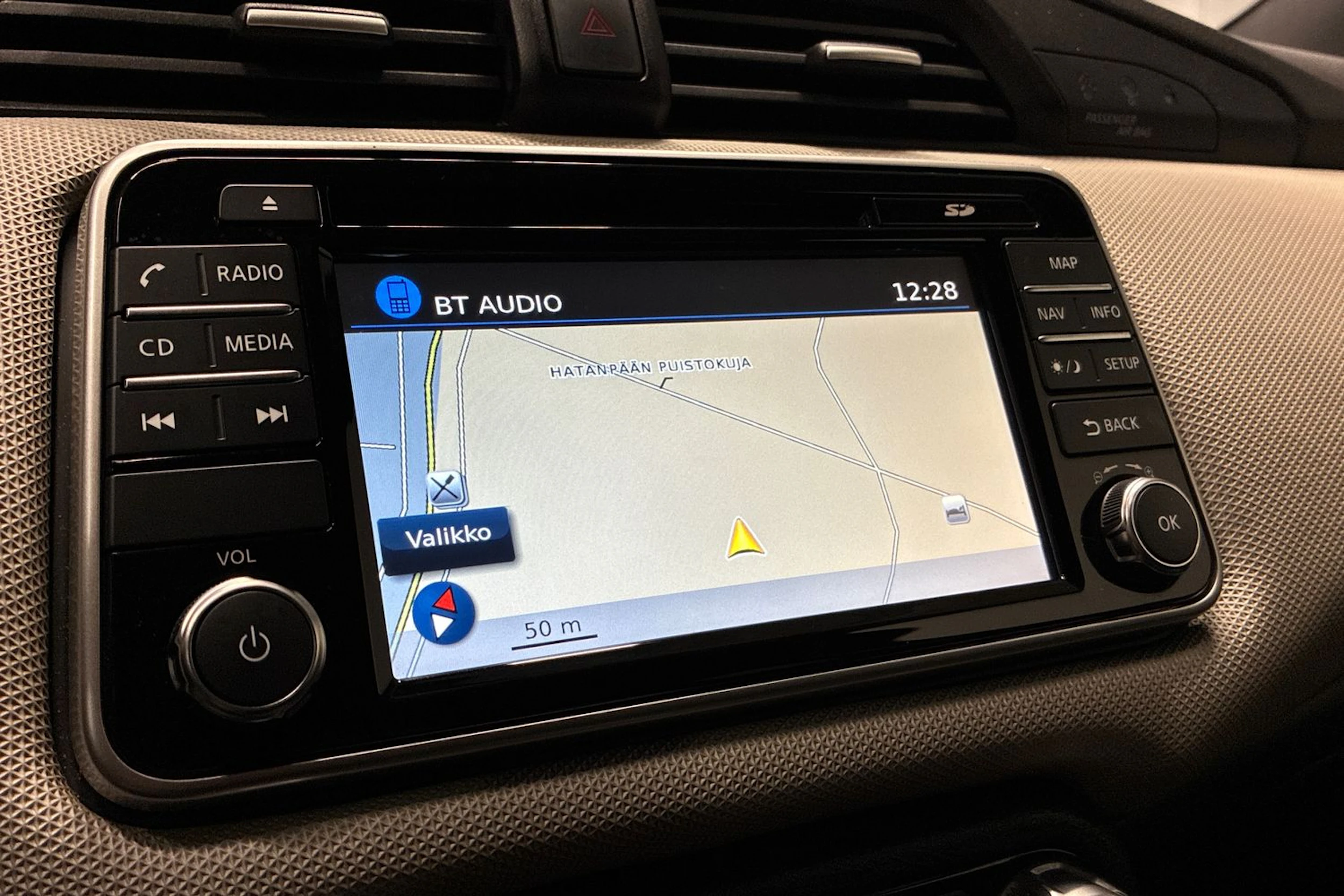harmaa Nissan Micra 2017 kuva 19.