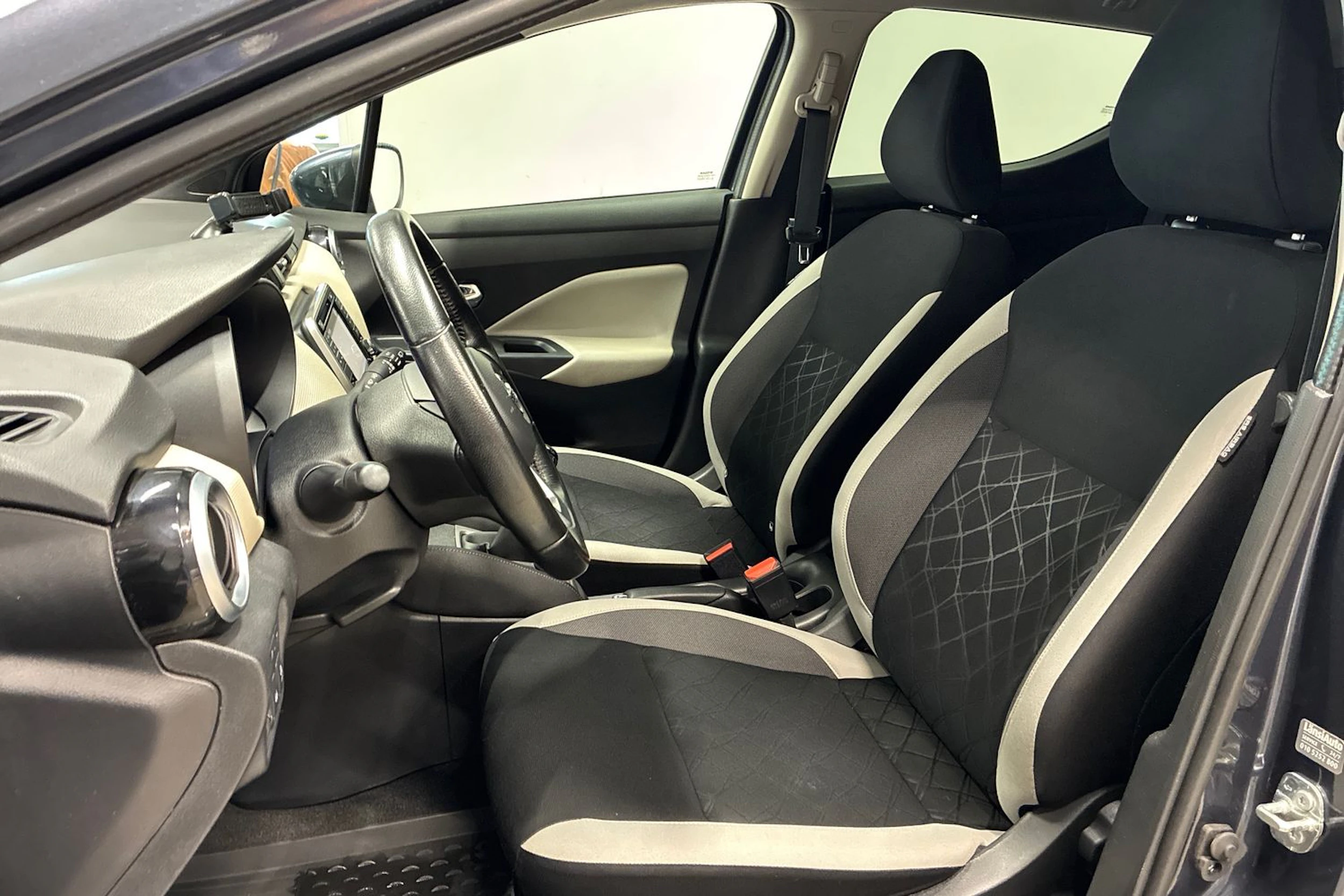 harmaa Nissan Micra 2017 kuva 21.