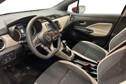 punainen Nissan Micra 2018 kuva 7.