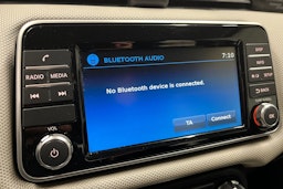 punainen Nissan Micra 2018 kuva 19.