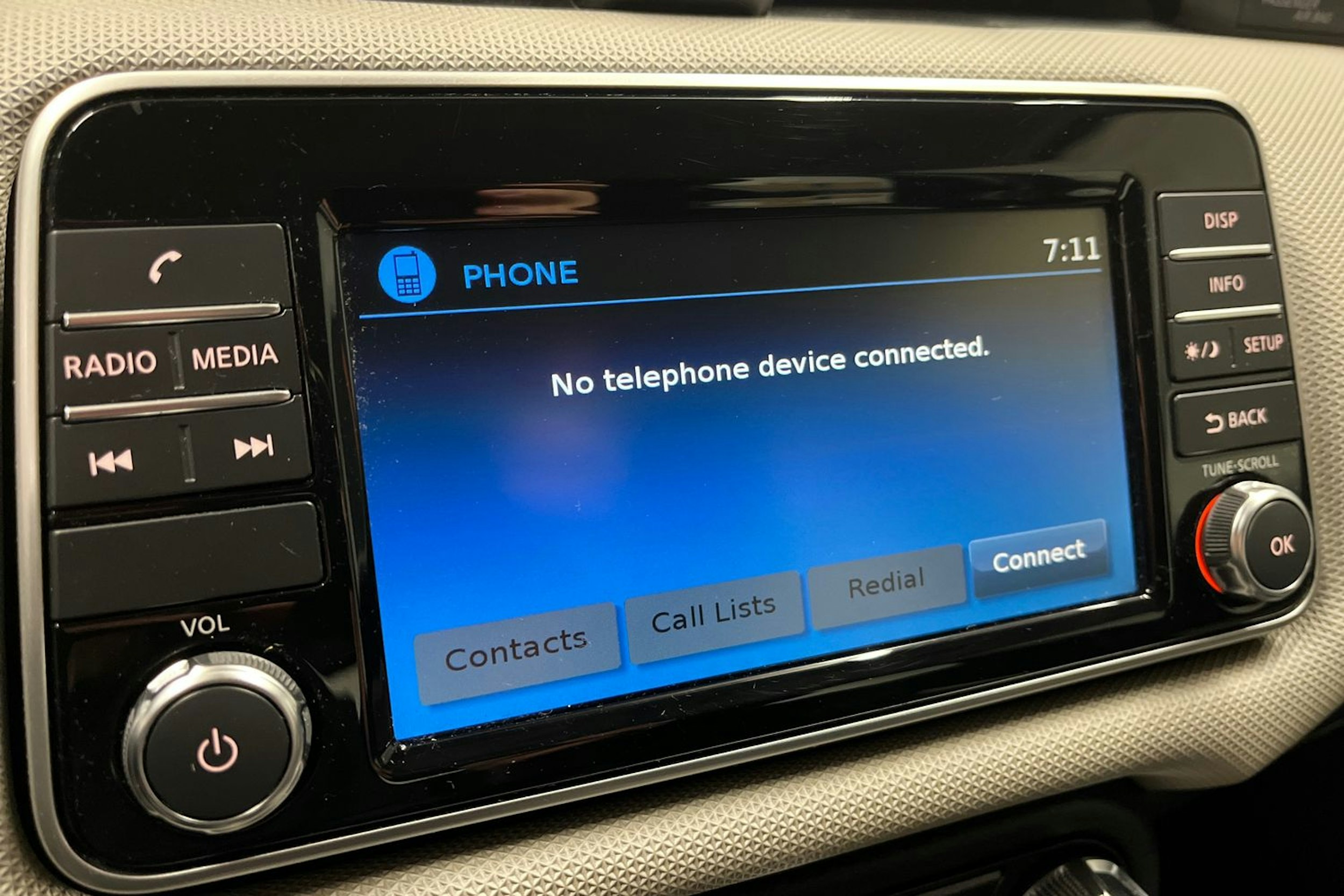 punainen Nissan Micra 2018 kuva 20.