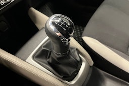 punainen Nissan Micra 2018 kuva 22.