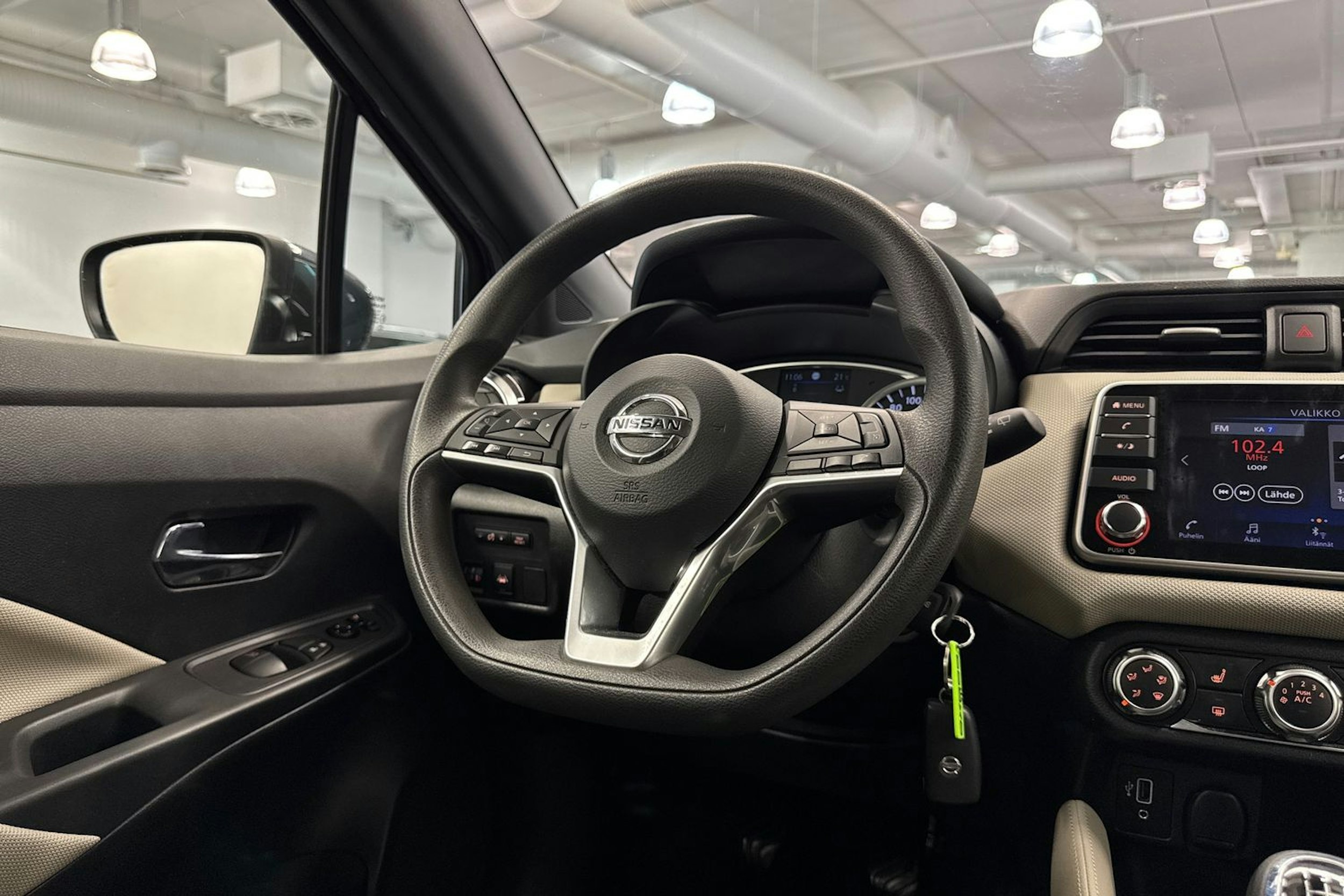 harmaa Nissan Micra 2018 kuva 16.