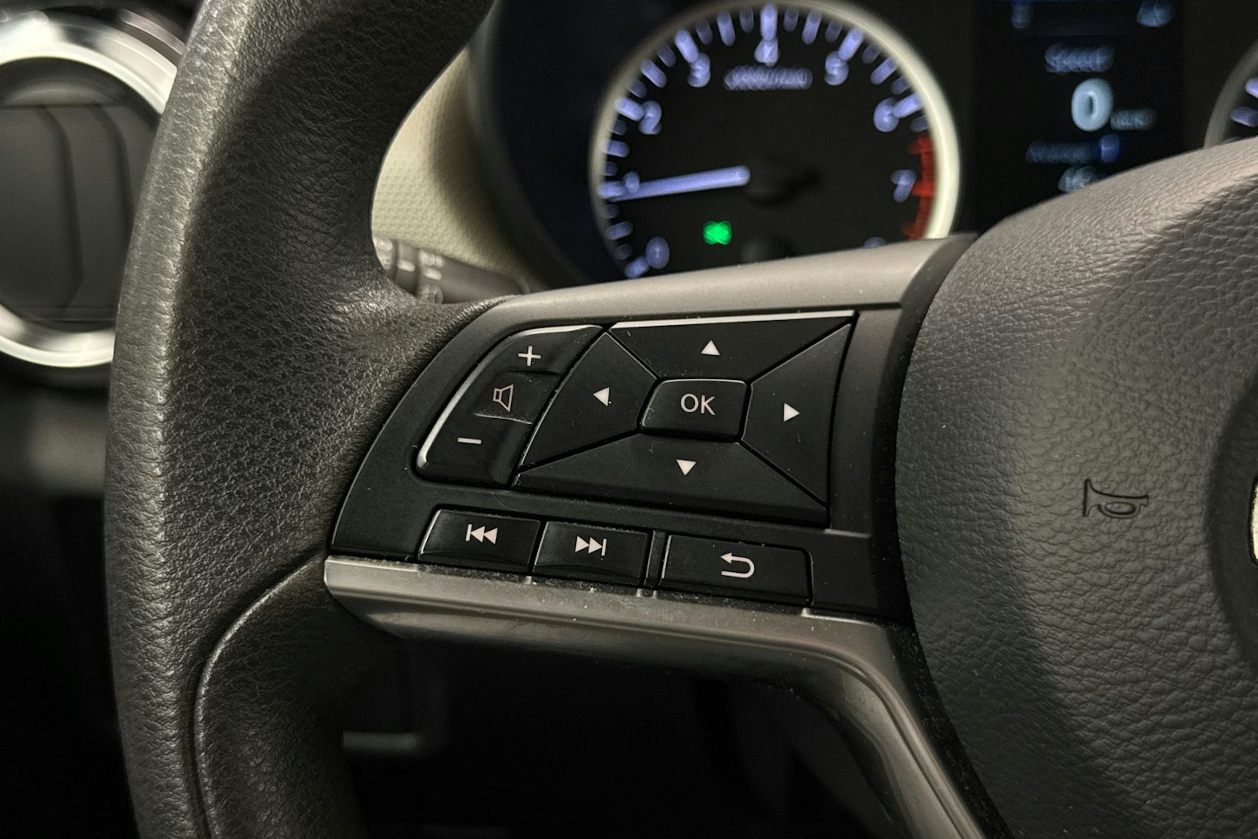 harmaa Nissan Micra 2018 kuva 26.