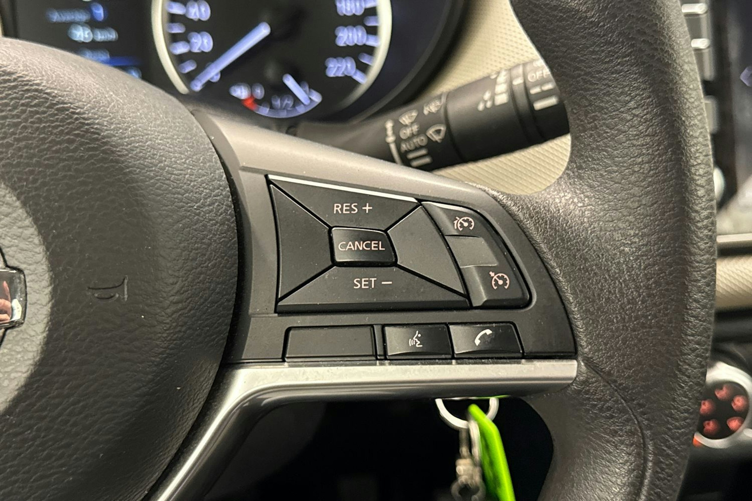 harmaa Nissan Micra 2018 kuva 27.