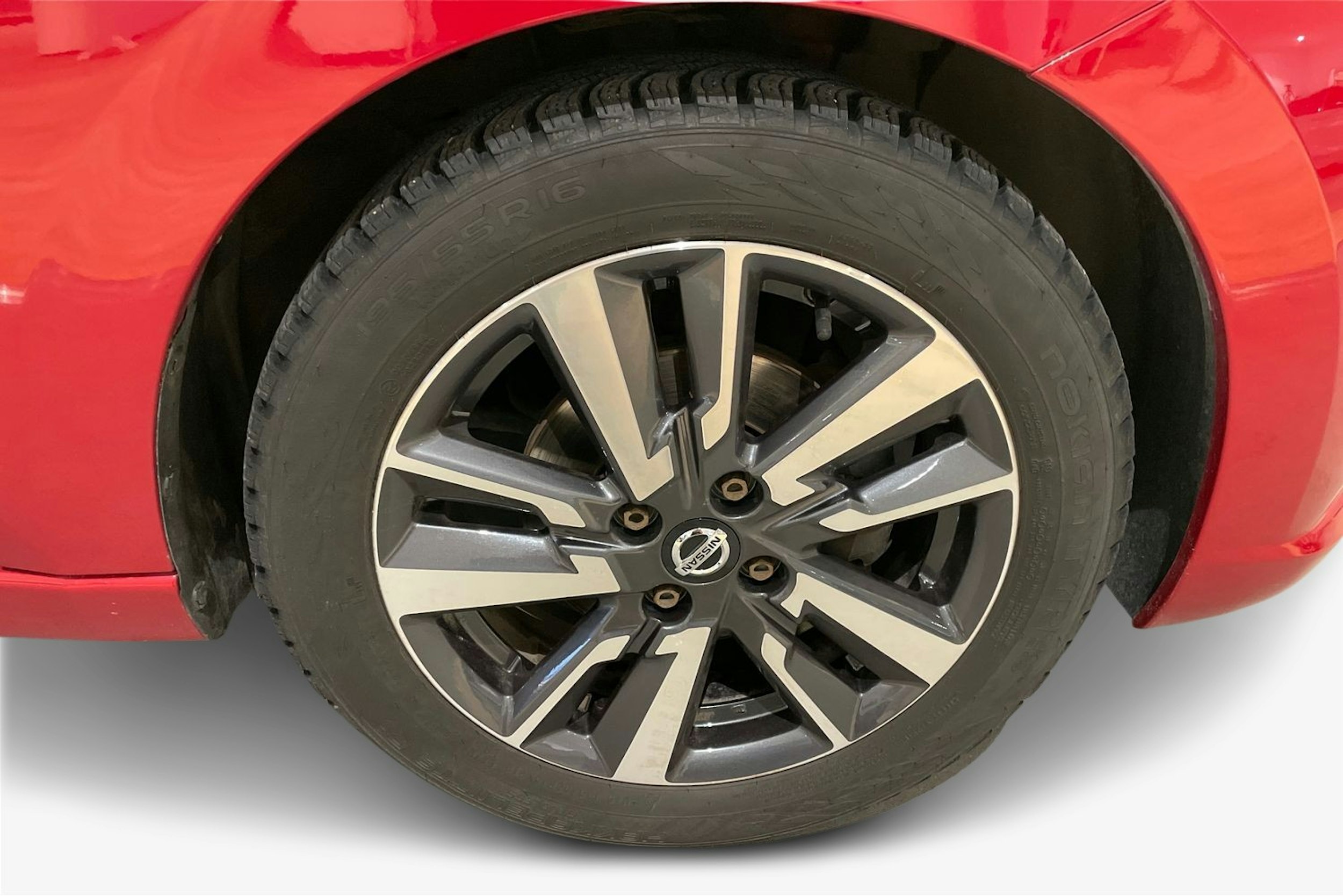 punainen Nissan Micra 2020 kuva 11.