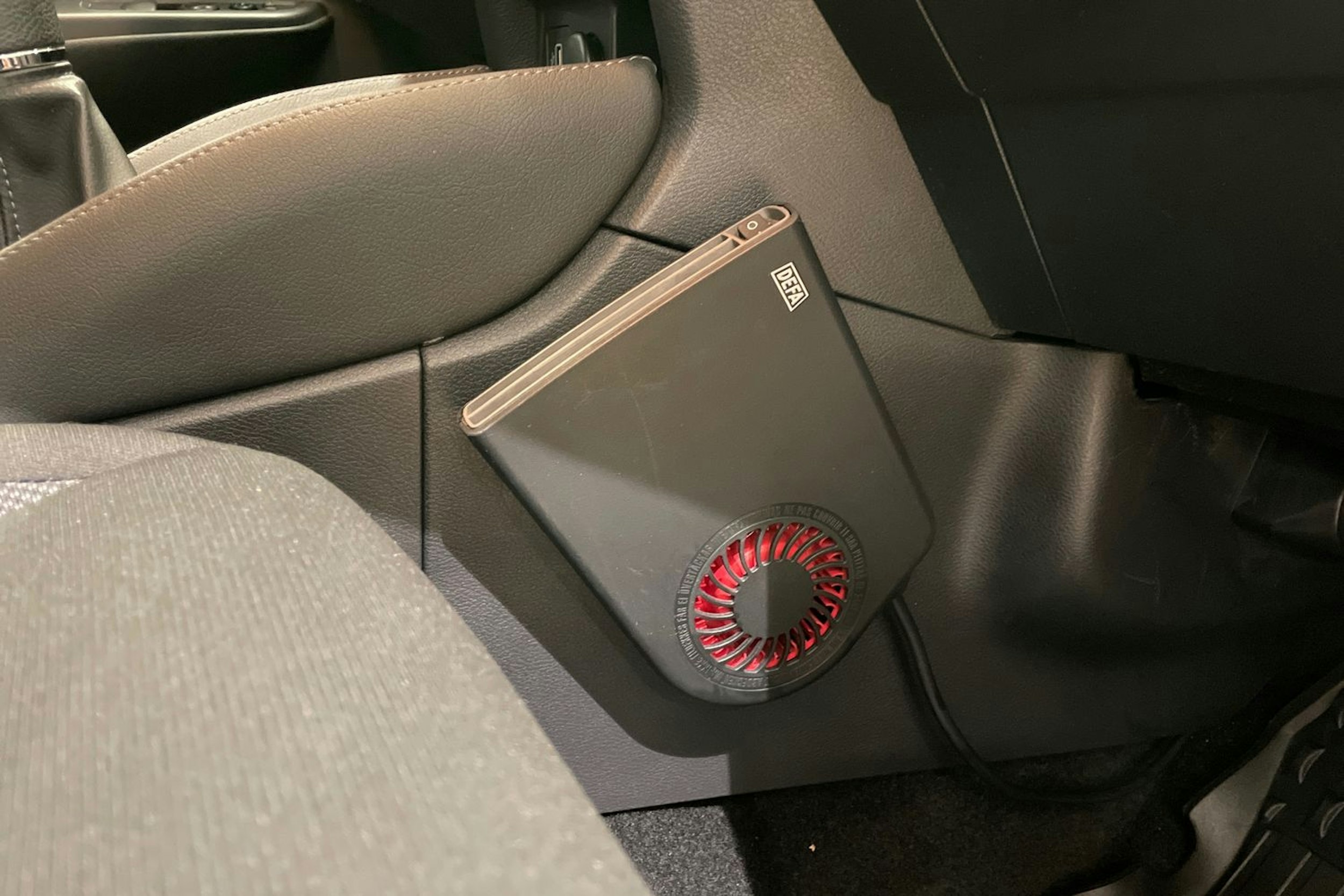 punainen Nissan Micra 2020 kuva 17.