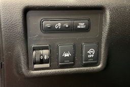 punainen Nissan Micra 2020 kuva 19.