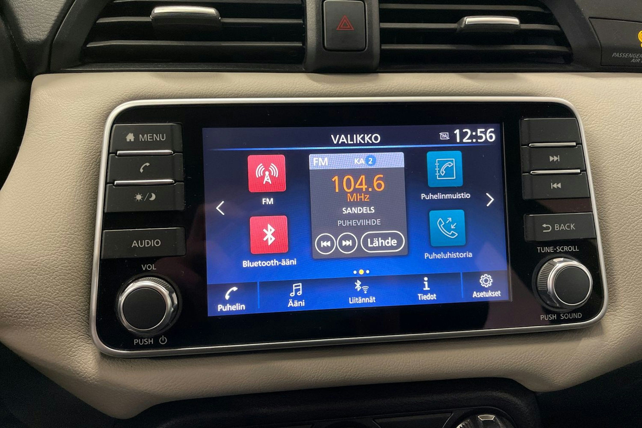 punainen Nissan Micra 2020 kuva 20.