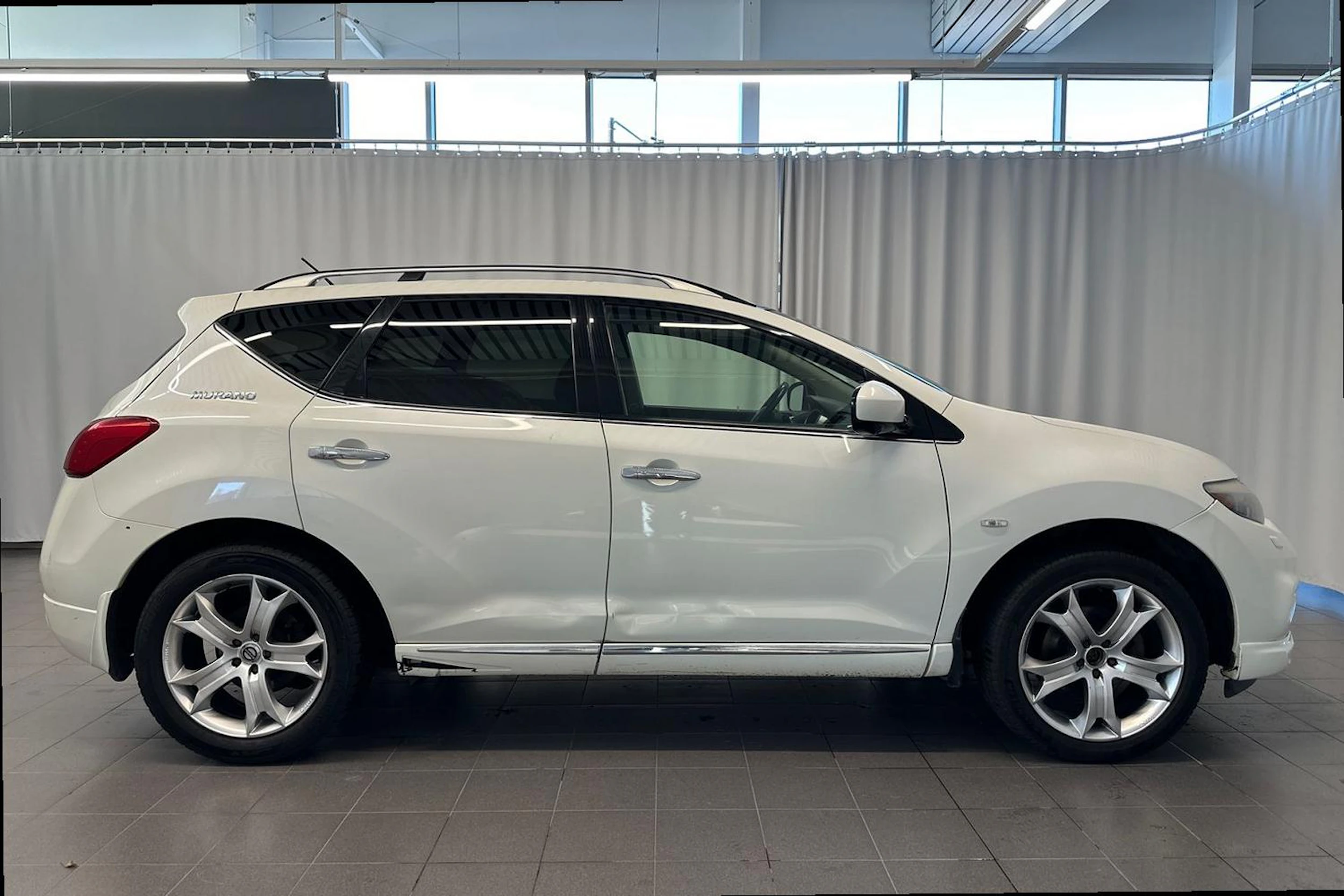 valkoinen Nissan Murano 2011 kuva 8.