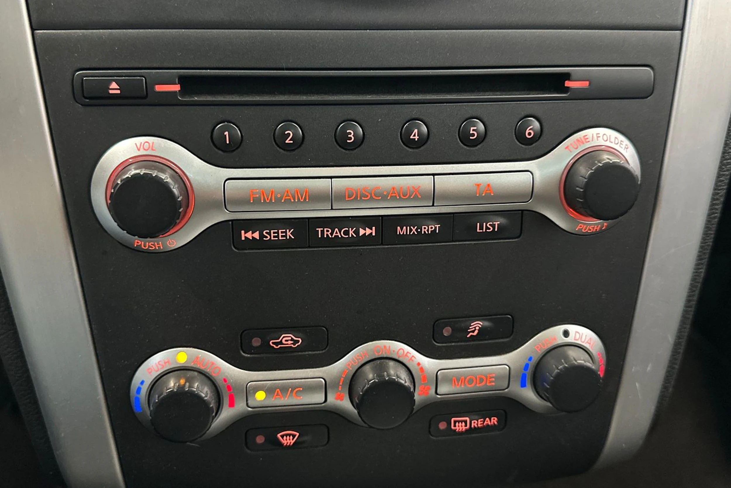 valkoinen Nissan Murano 2011 kuva 27.