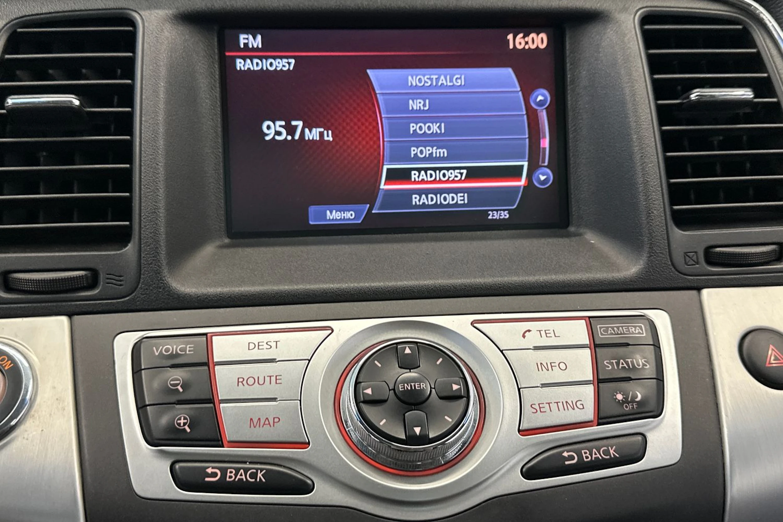 valkoinen Nissan Murano 2011 kuva 28.