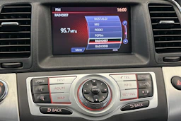 valkoinen Nissan Murano 2011 kuva 28.