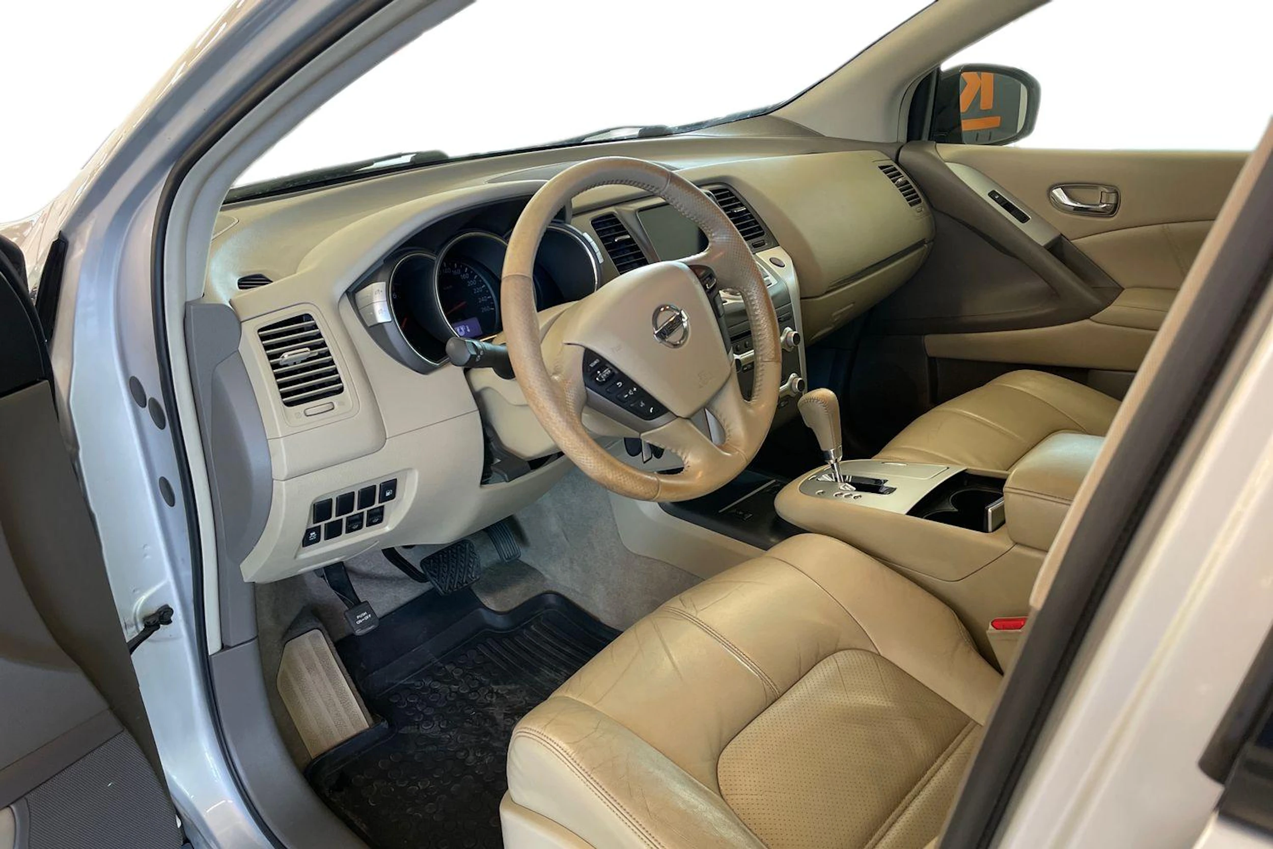 Harmaa Nissan Murano 2012 kuva 6.