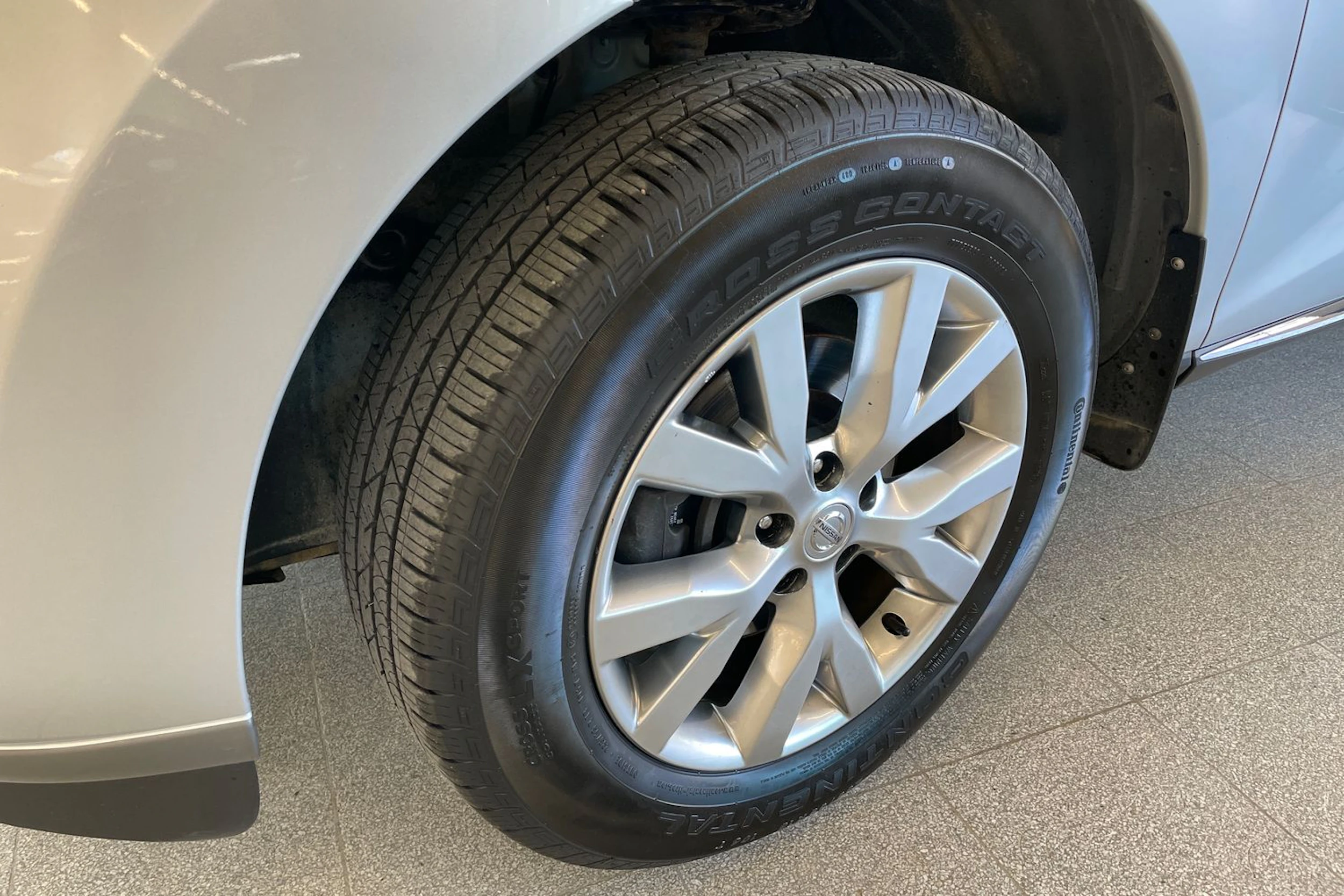 Harmaa Nissan Murano 2012 kuva 10.