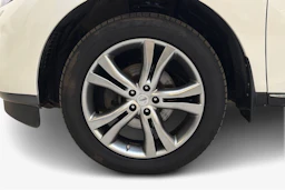 Valkoinen Nissan Murano 2015 kuva 9.