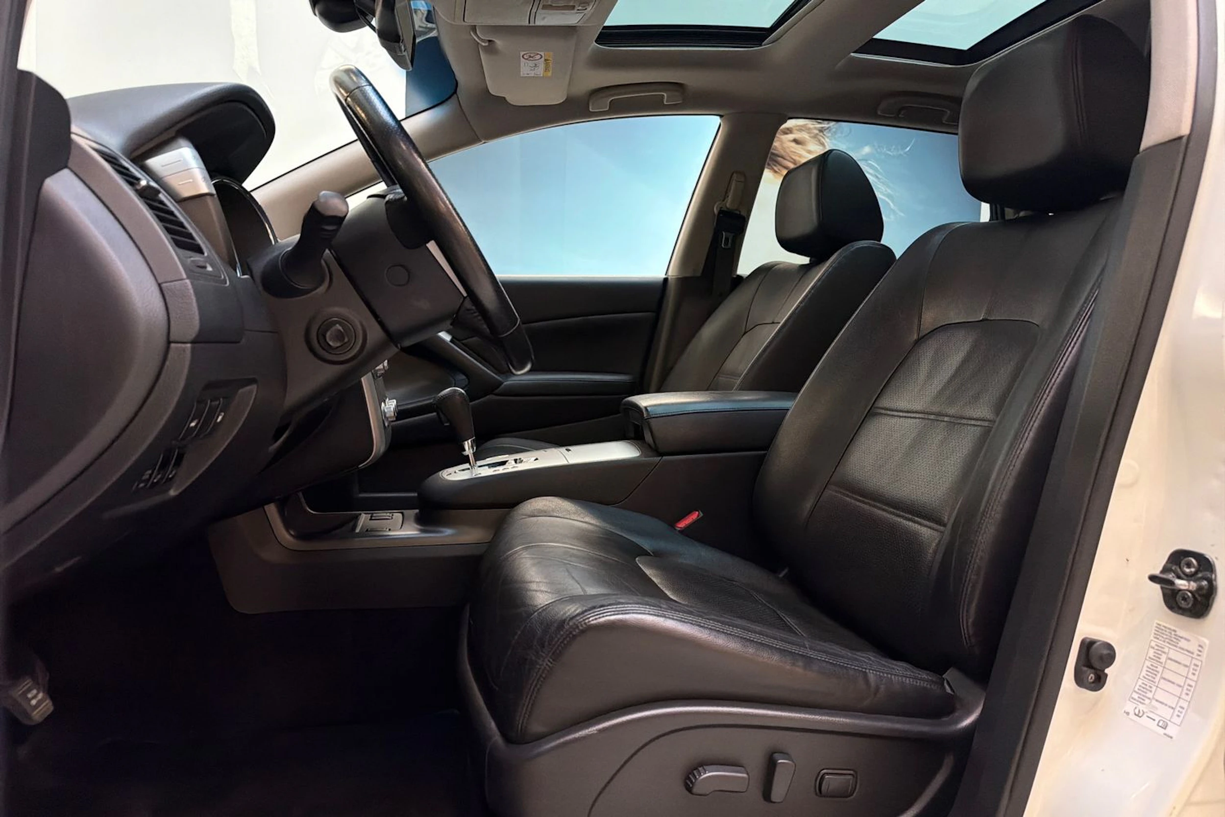 Valkoinen Nissan Murano 2015 kuva 11.