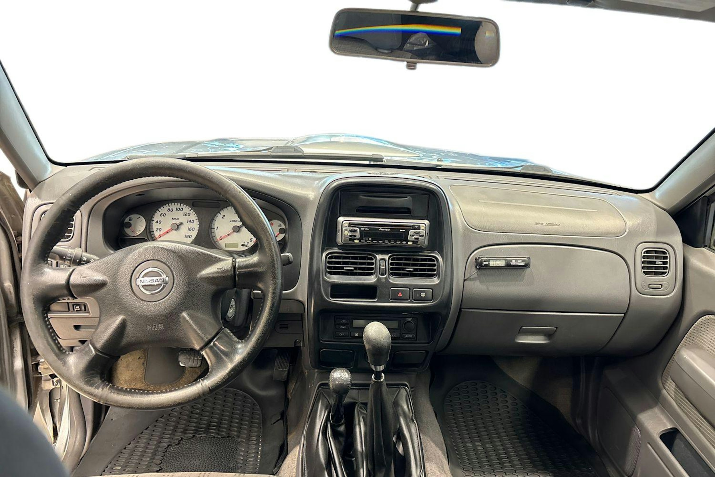 hopea Nissan Navara 2003 kuva 9.