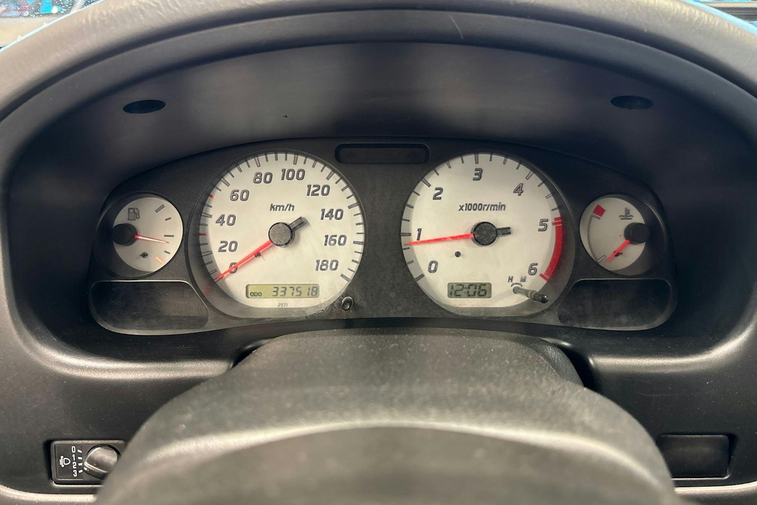 hopea Nissan Navara 2003 kuva 19.