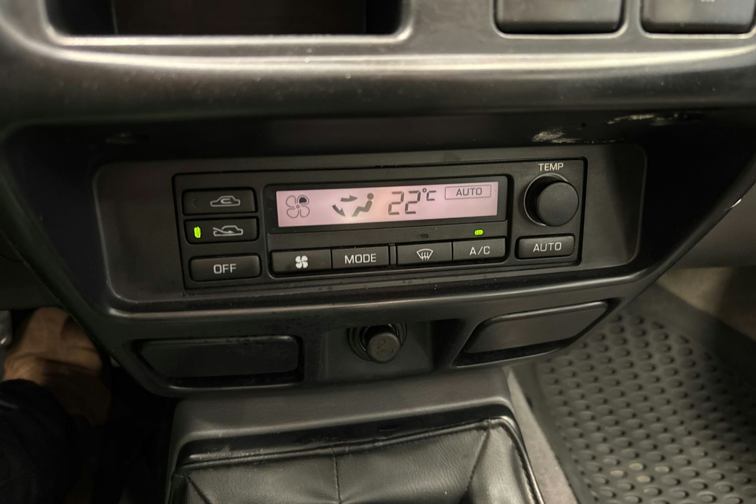 hopea Nissan Navara 2003 kuva 21.