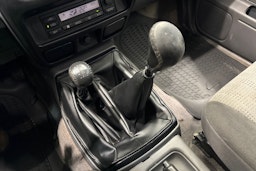 hopea Nissan Navara 2003 kuva 22.