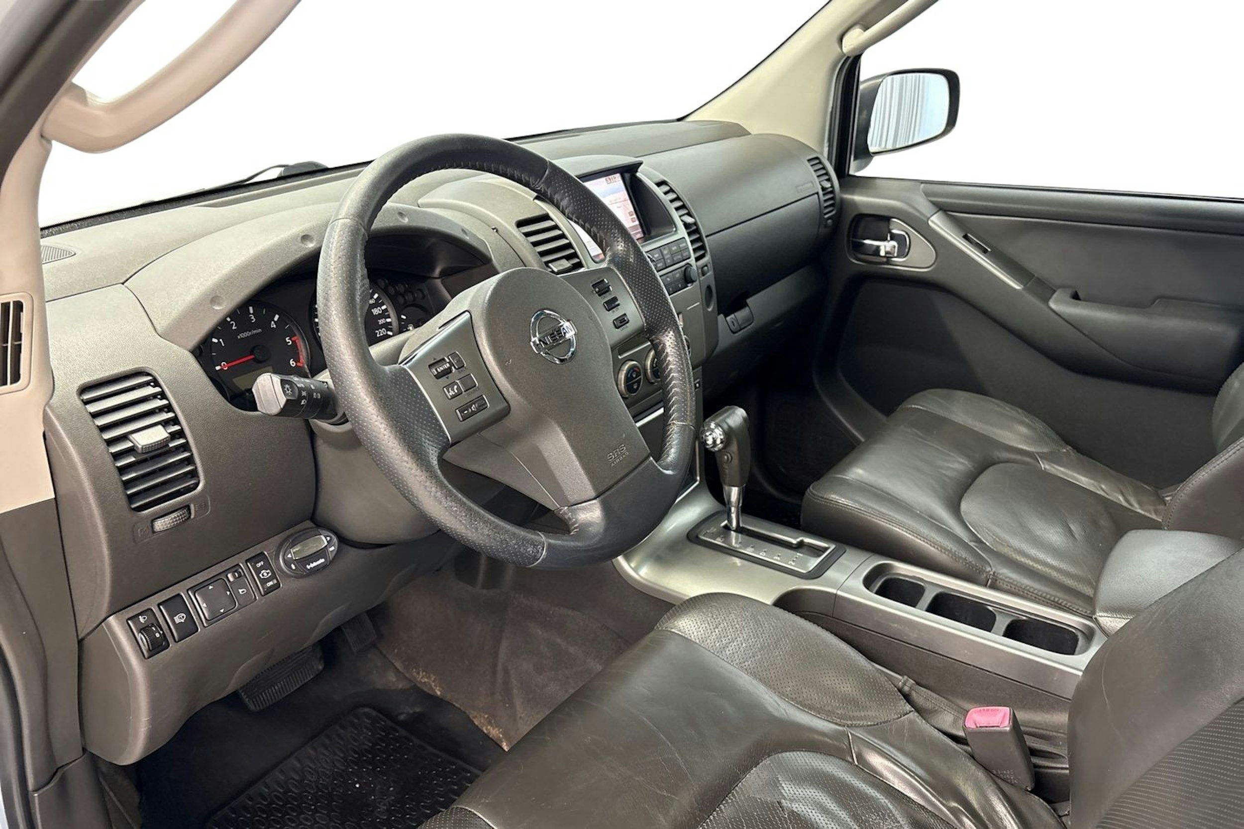 hopea Nissan Navara 2007 kuva 7.