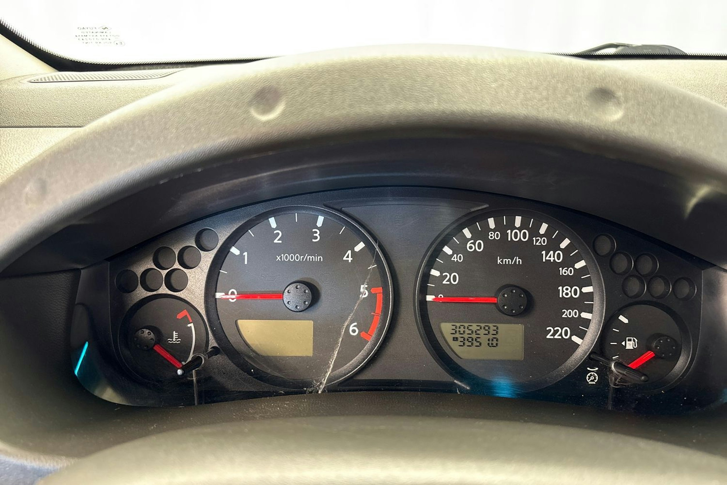 hopea Nissan Navara 2007 kuva 16.
