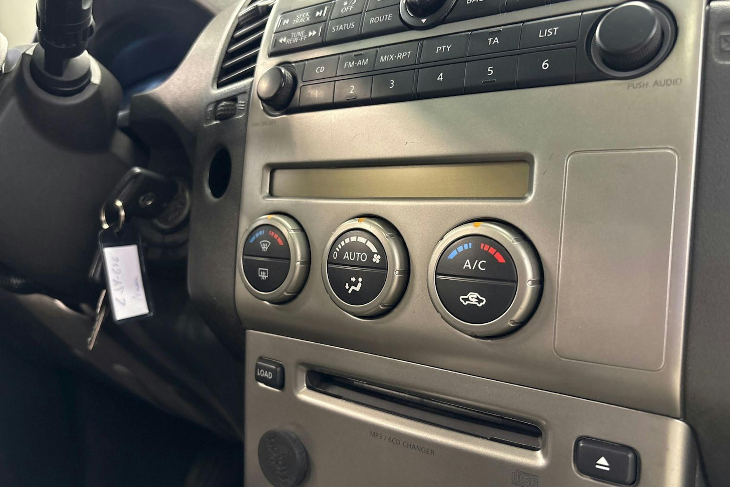 hopea Nissan Navara 2007 kuva 19.