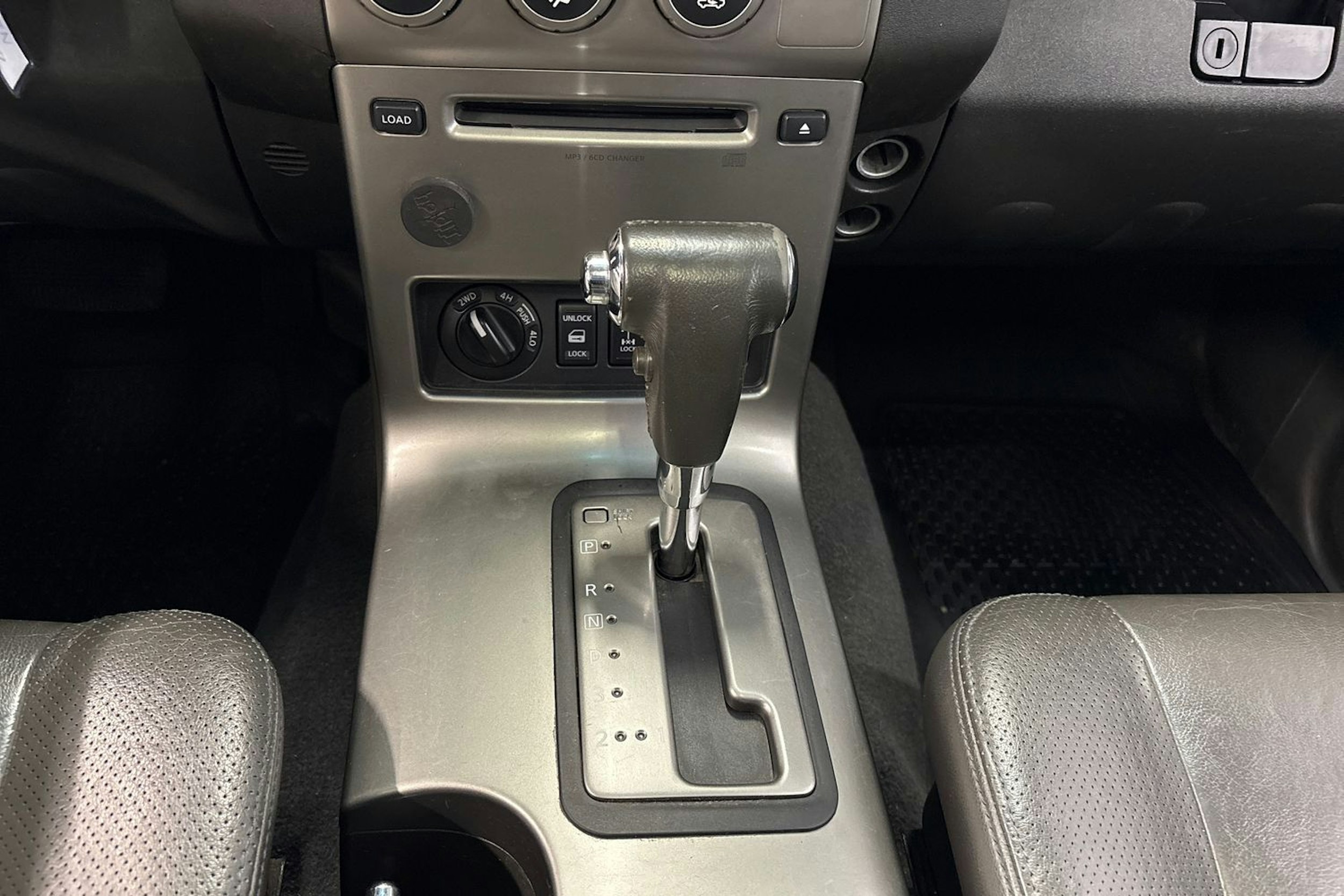 hopea Nissan Navara 2007 kuva 21.