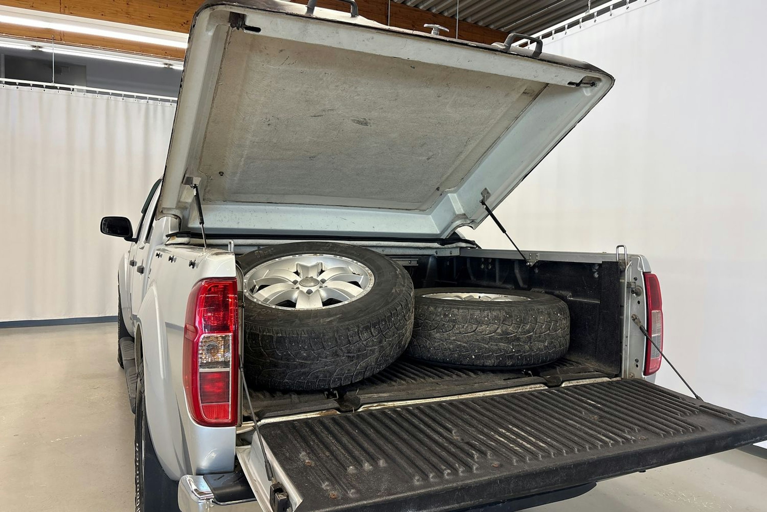 hopea Nissan Navara 2007 kuva 24.