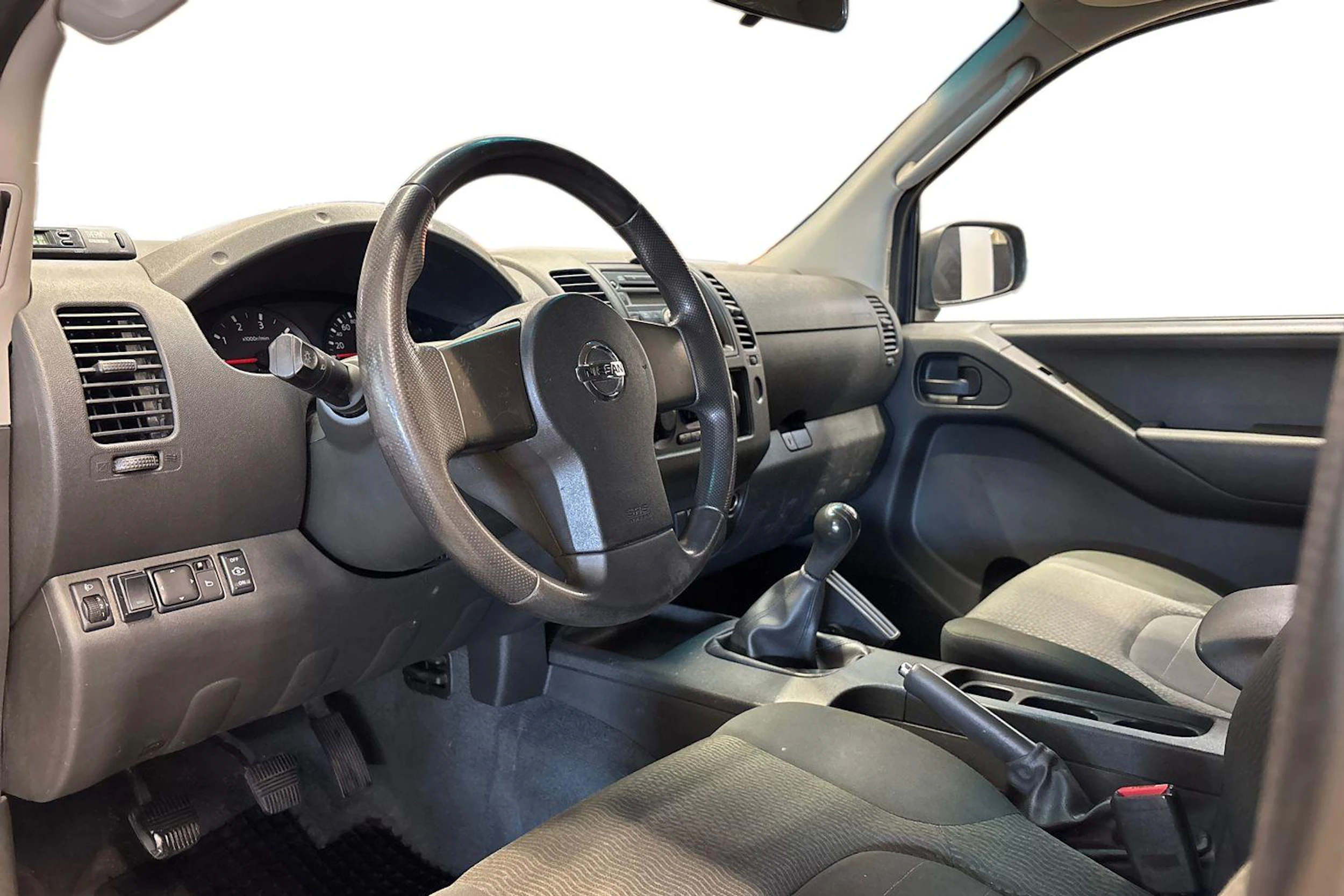 hopea Nissan Navara 2008 kuva 8.