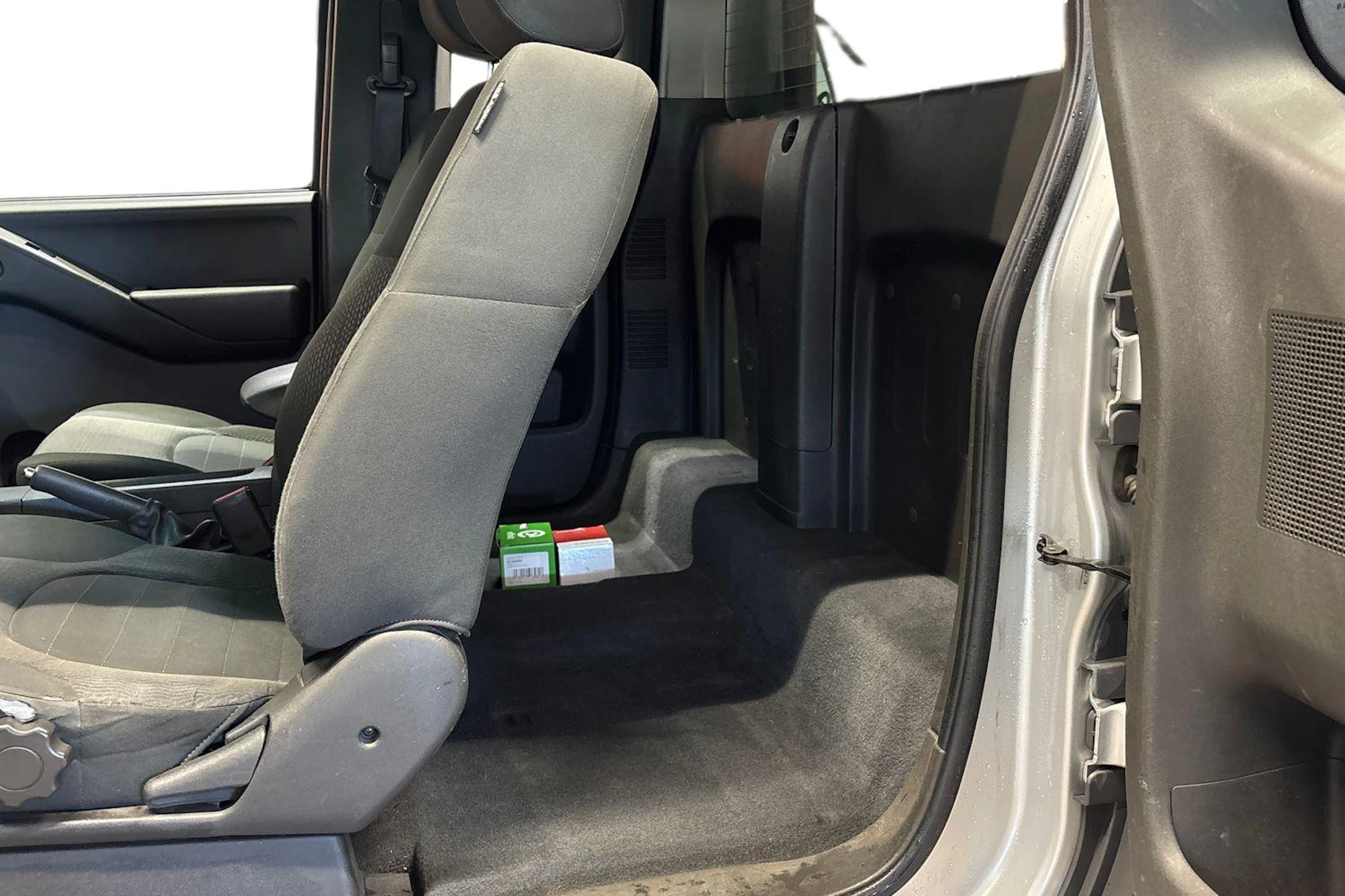 hopea Nissan Navara 2008 kuva 11.