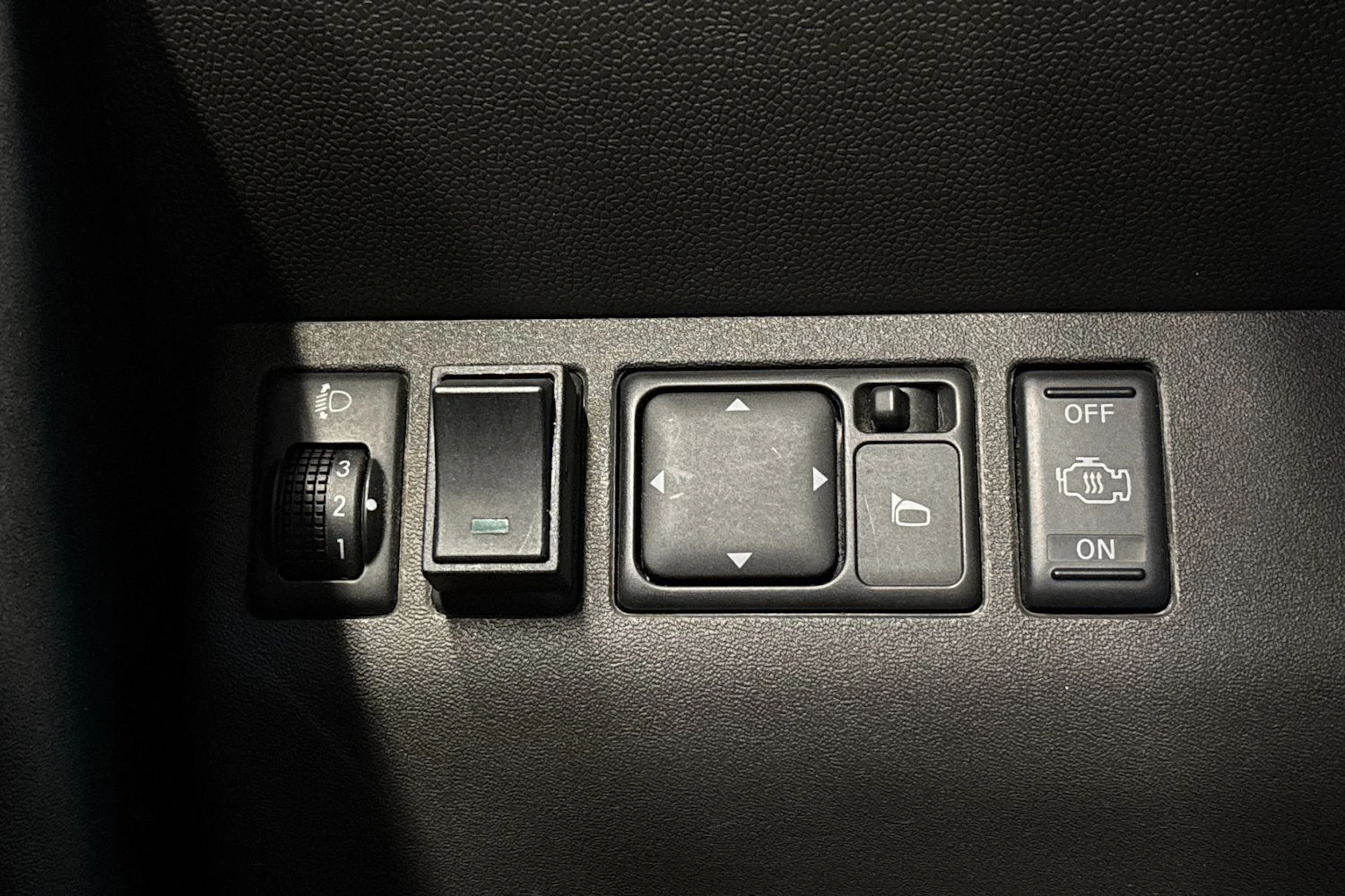 hopea Nissan Navara 2008 kuva 16.
