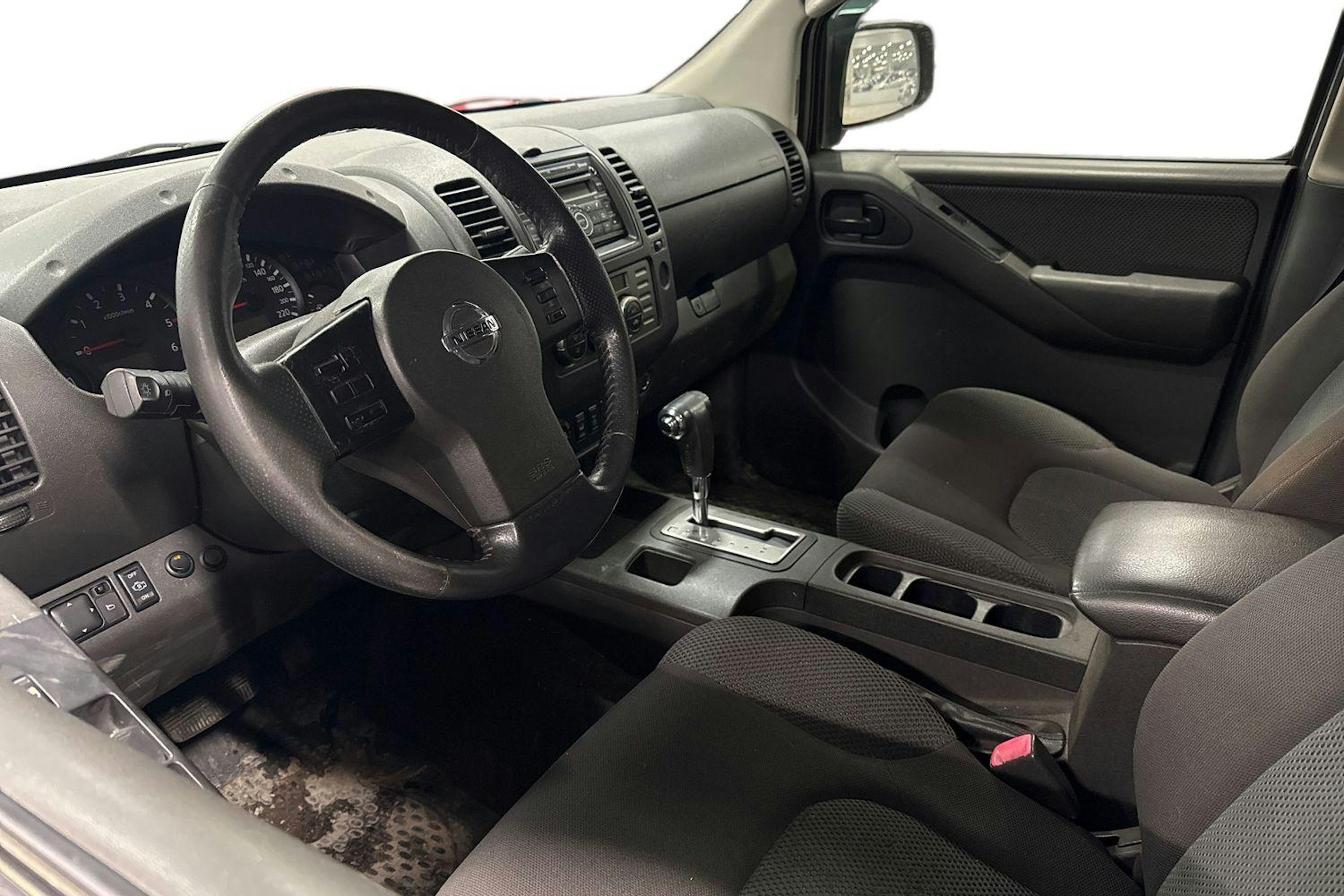 musta Nissan Navara 2008 kuva 3.