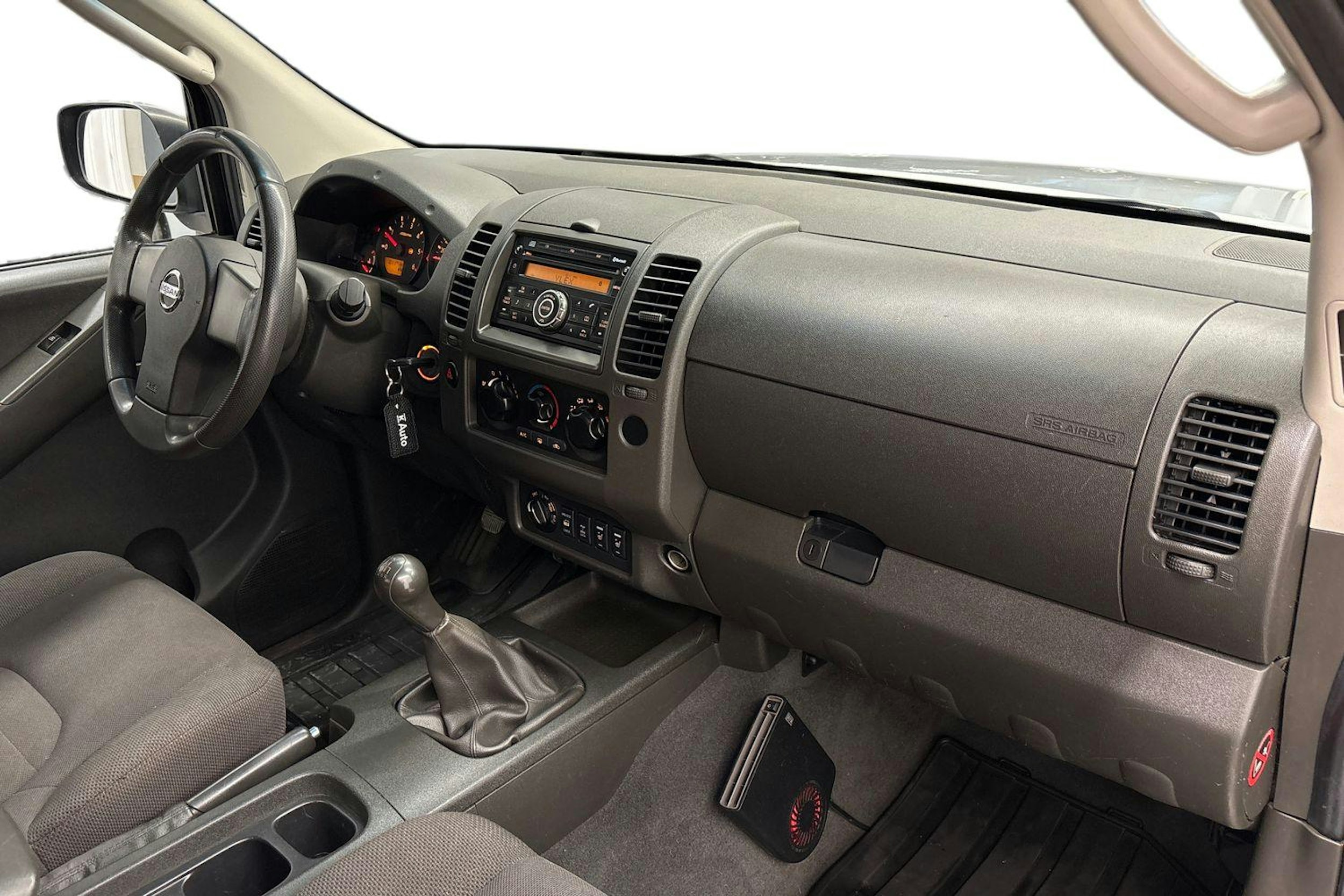 hopea Nissan Navara 2009 kuva 9.