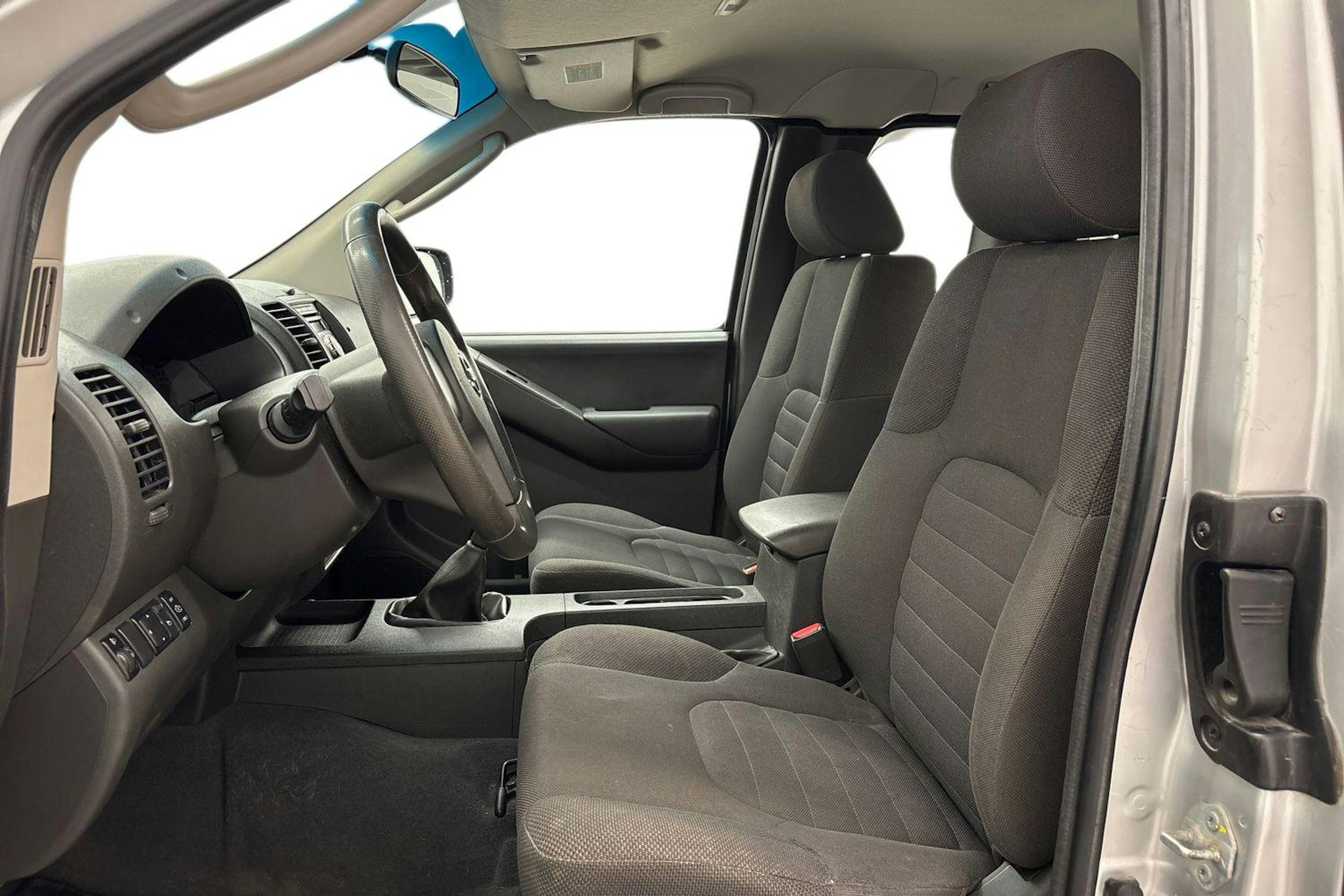 hopea Nissan Navara 2009 kuva 10.