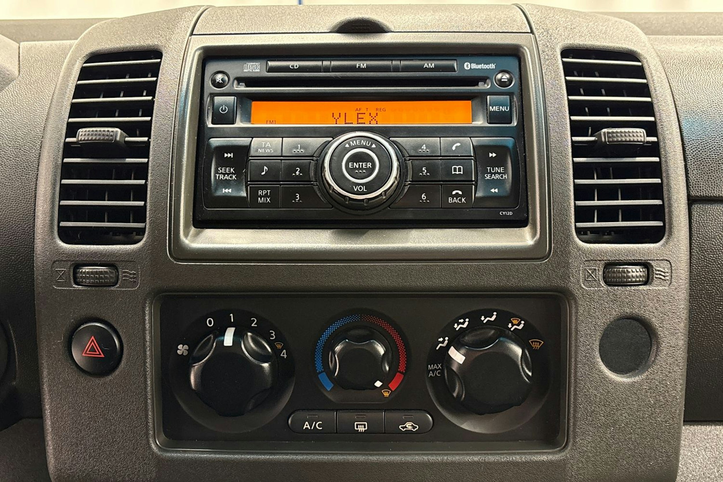 hopea Nissan Navara 2009 kuva 14.