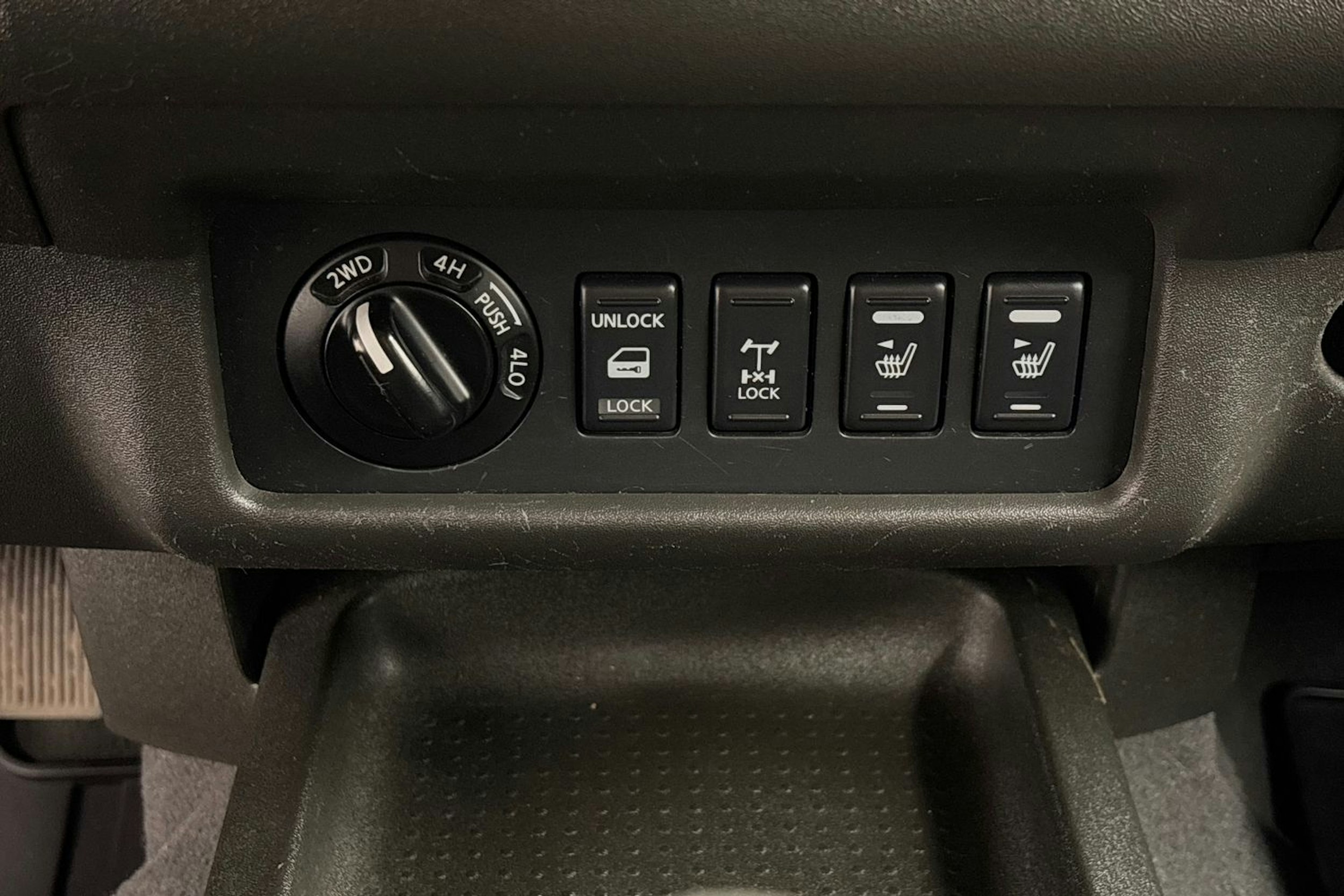 hopea Nissan Navara 2009 kuva 15.