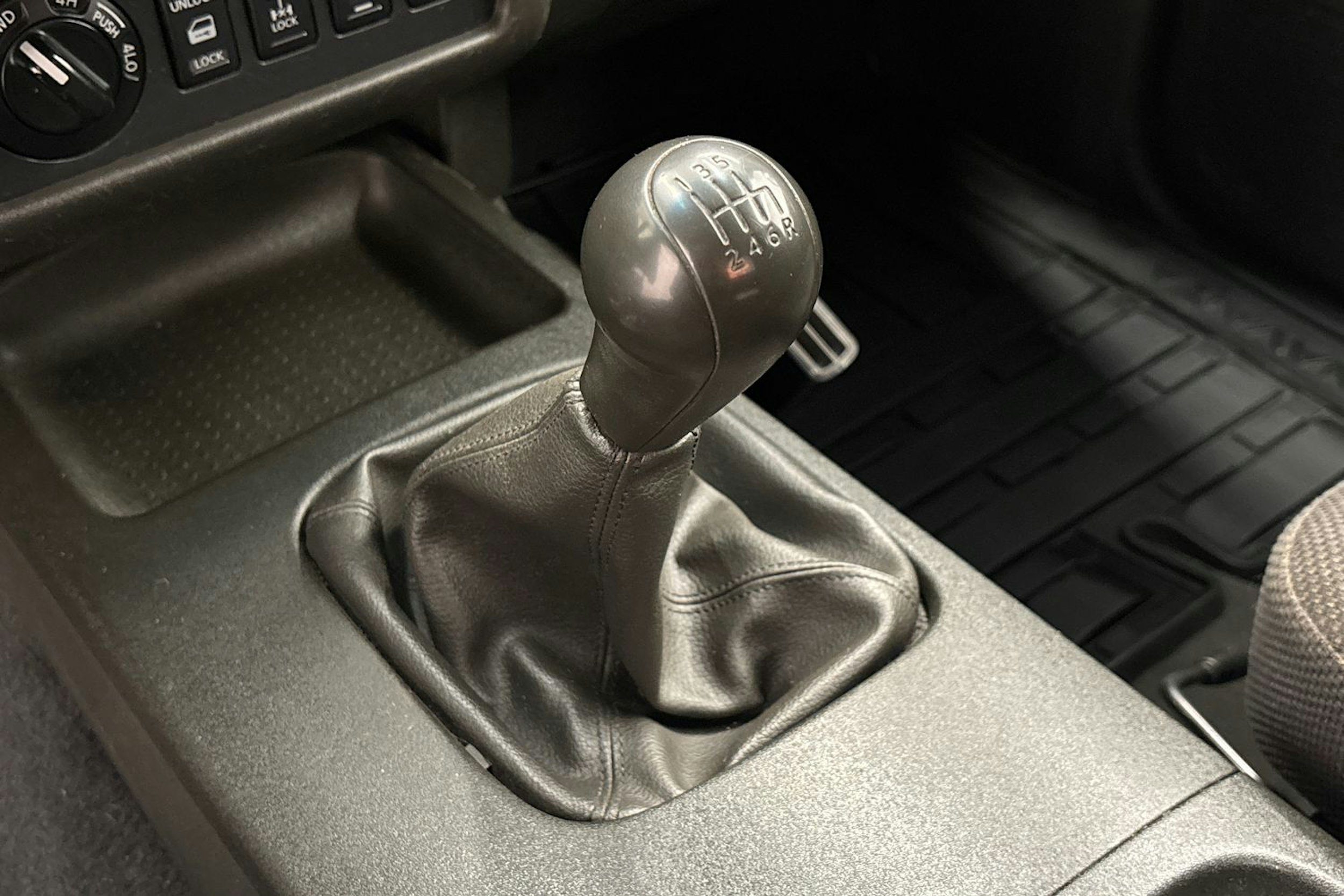 hopea Nissan Navara 2009 kuva 16.