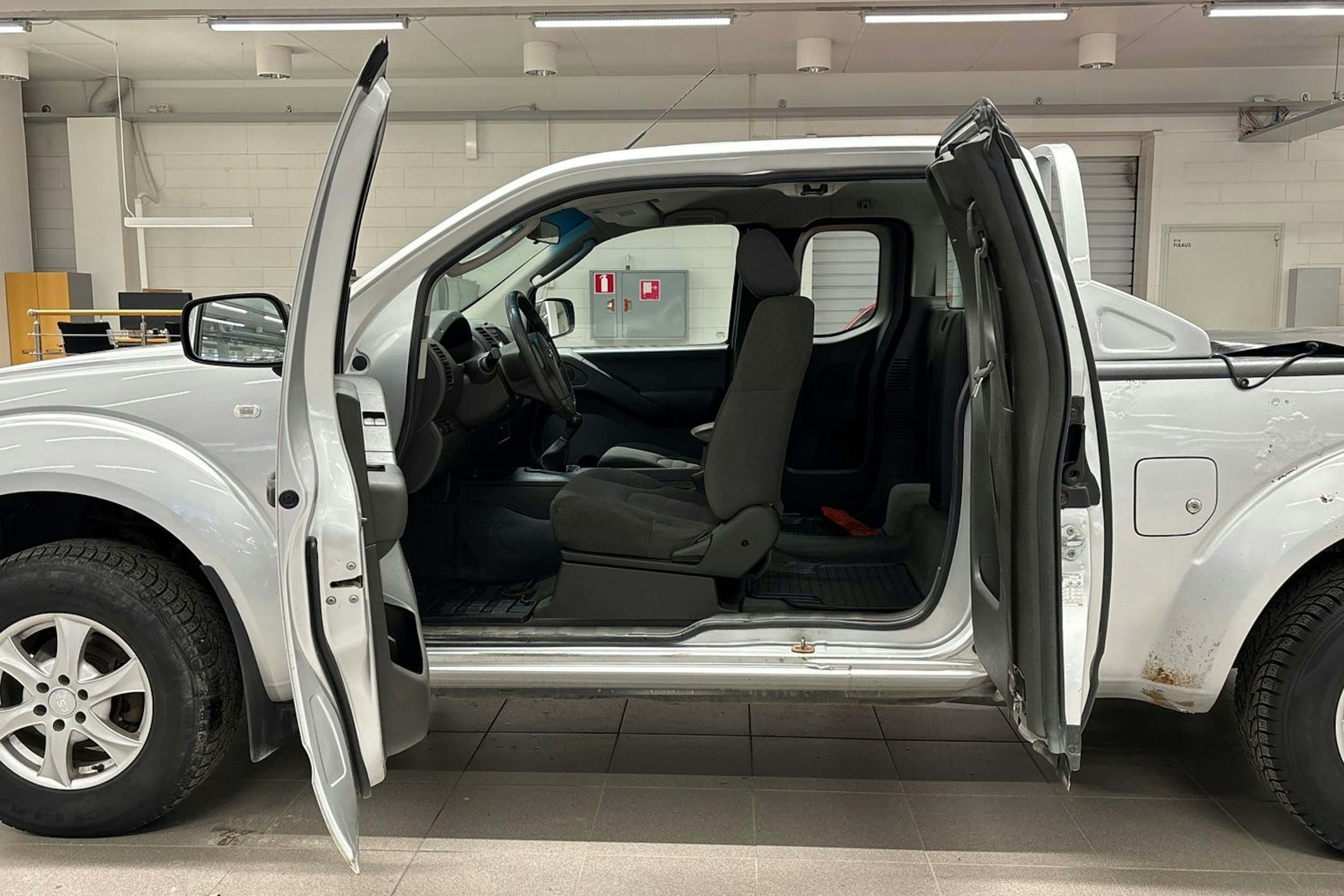 hopea Nissan Navara 2009 kuva 20.